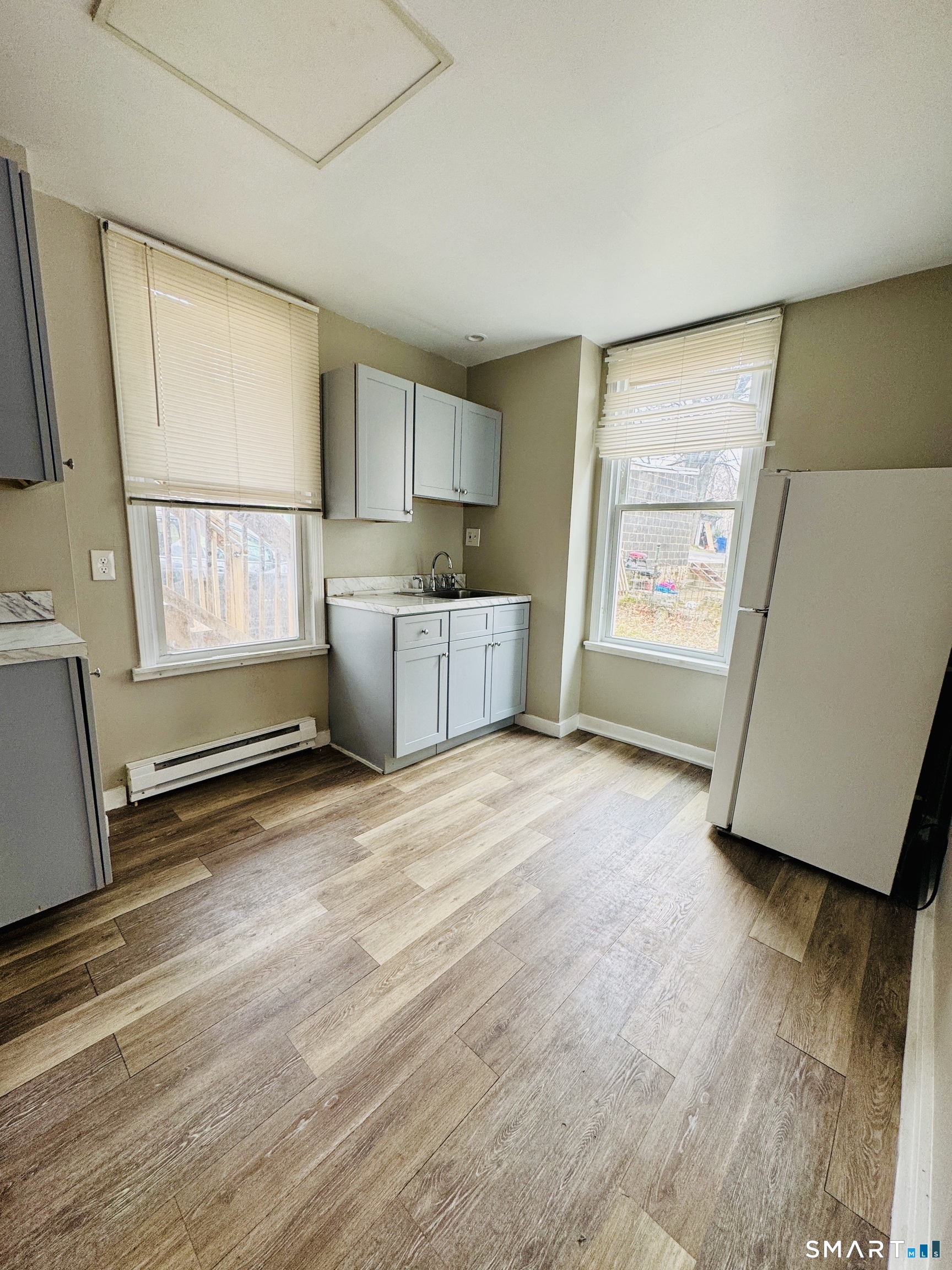 124 Meriden Road photo 5