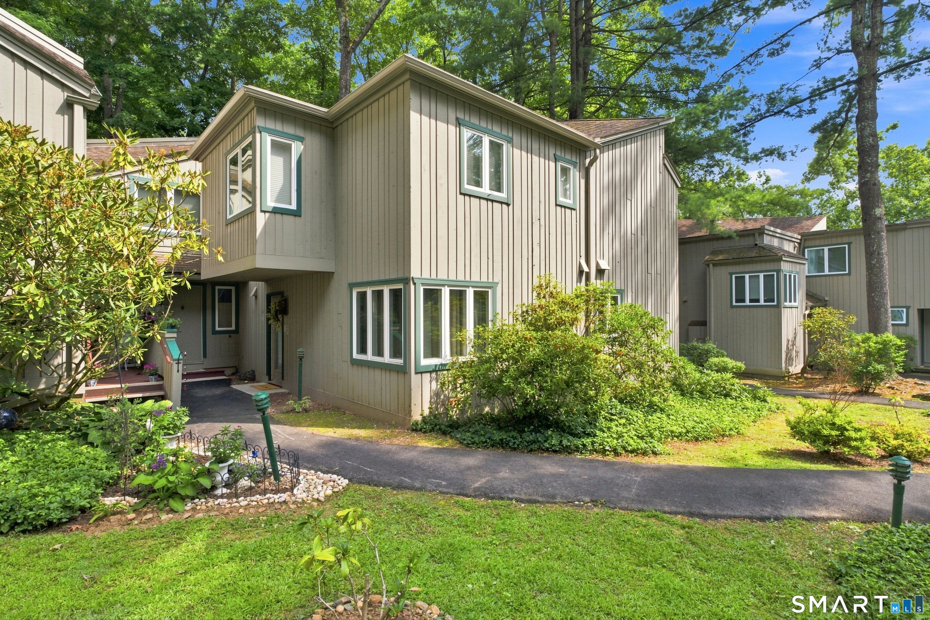 8 Lyle Court Unit #J