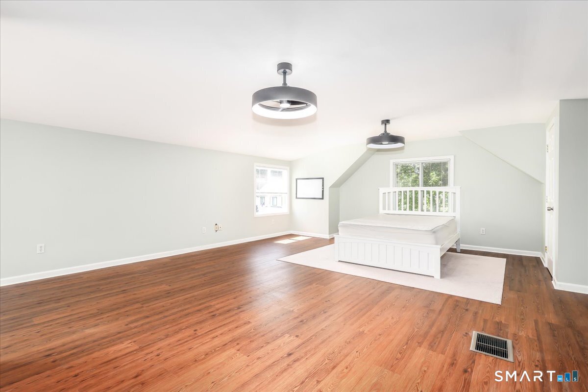 105 Grove Place photo 19