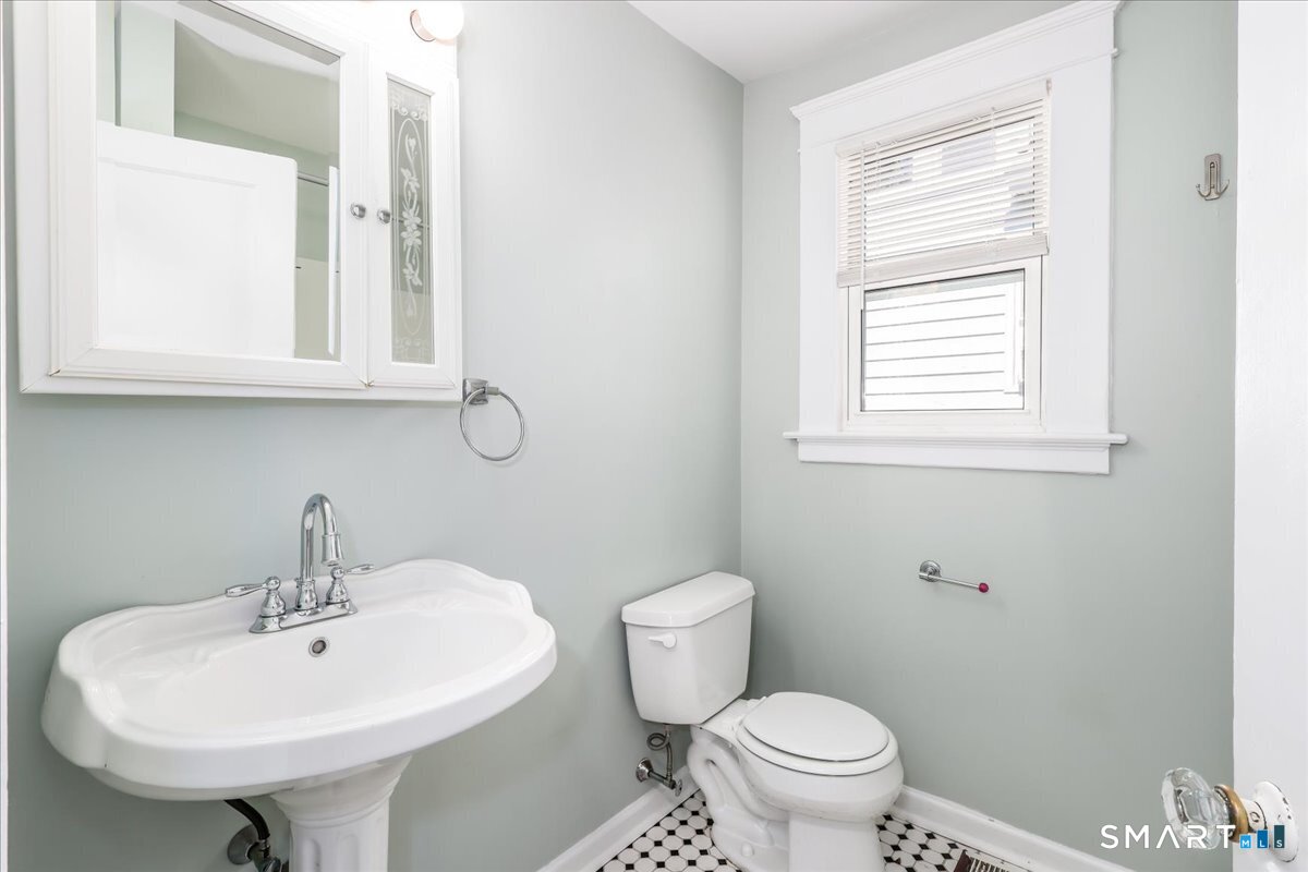 105 Grove Place photo 15