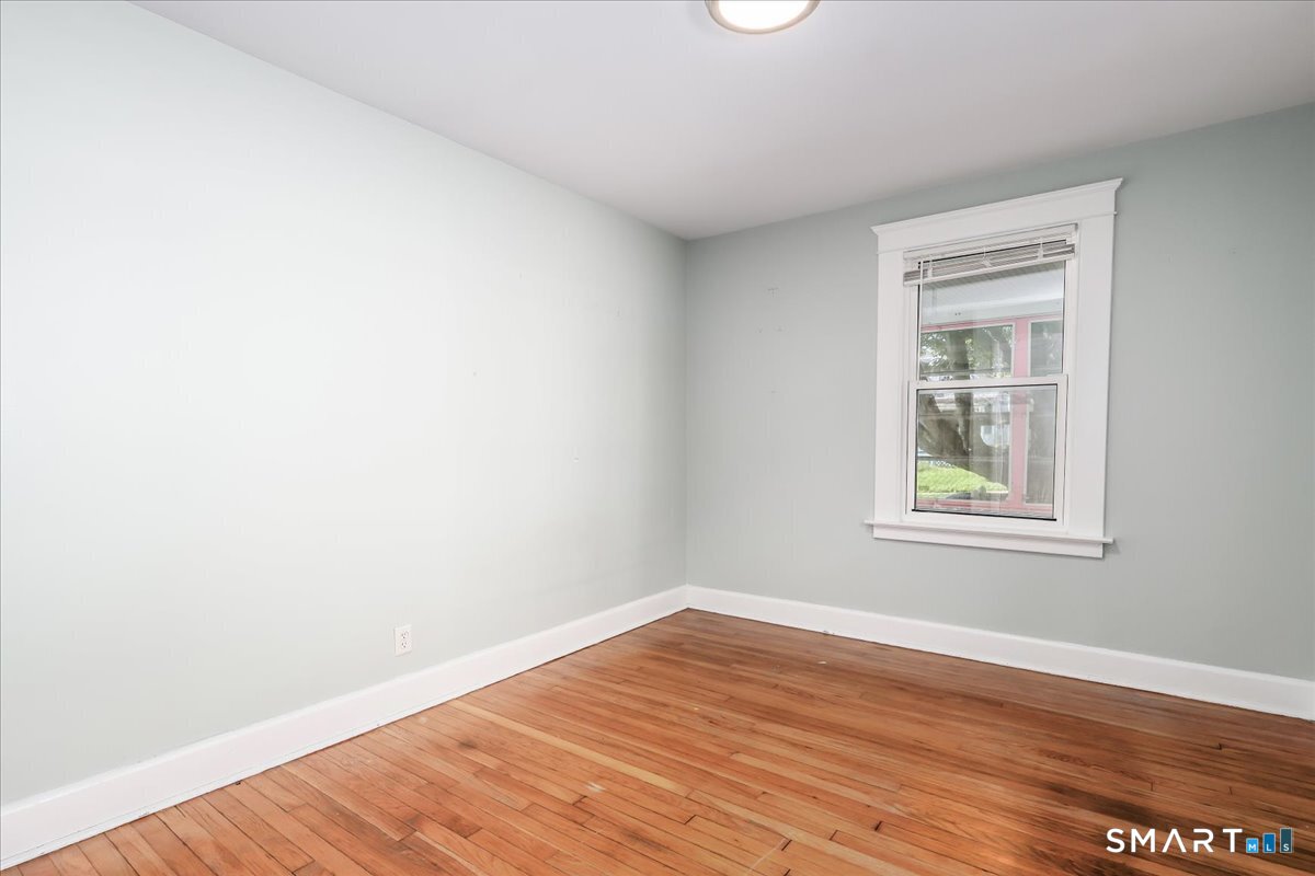 105 Grove Place photo 13