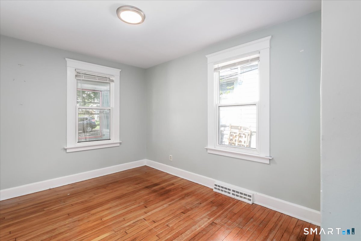 105 Grove Place photo 12