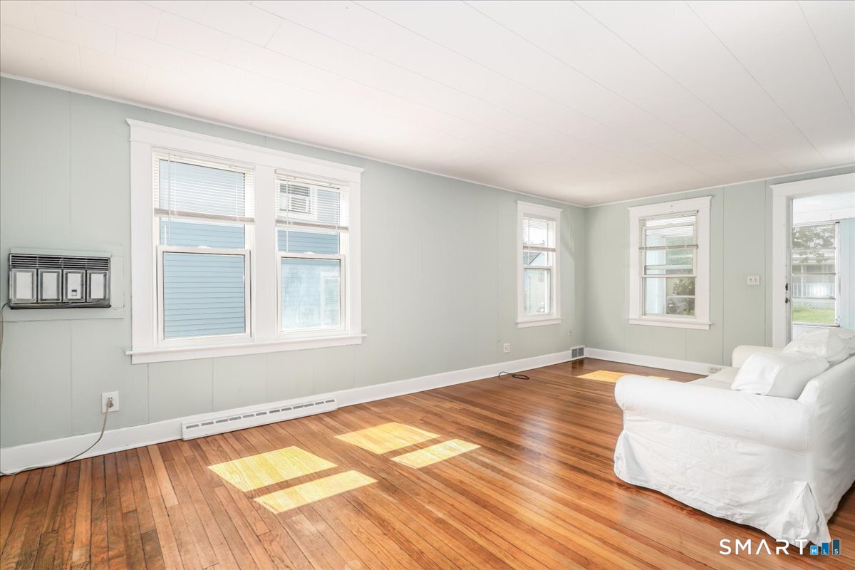 105 Grove Place photo 10