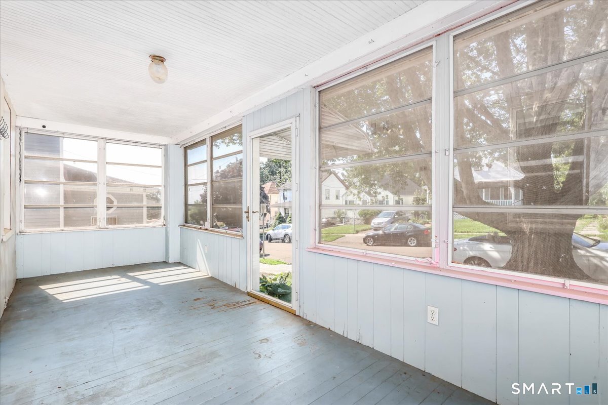 105 Grove Place photo 23