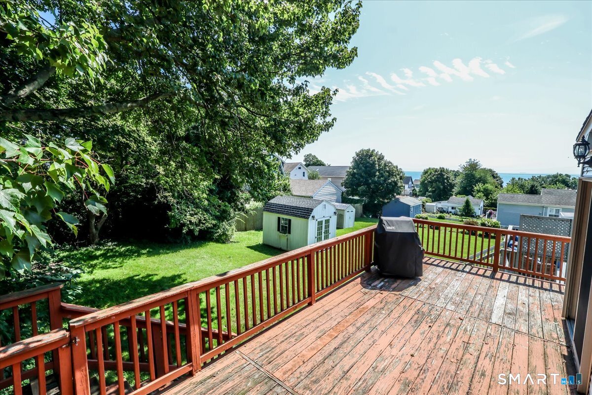 105 Grove Place photo 25