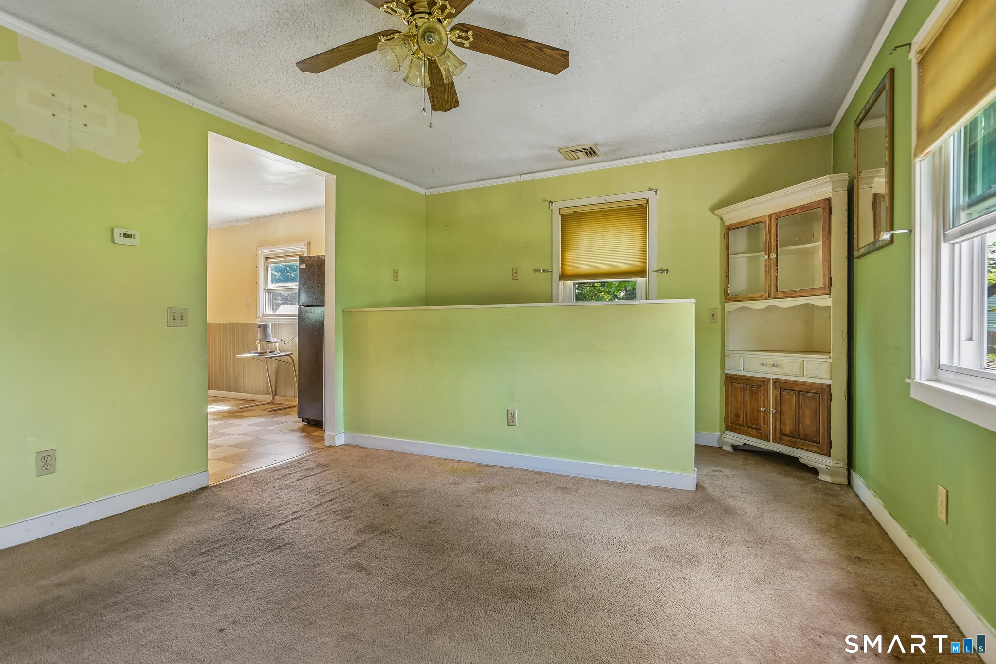 210 Midway Oval photo 3