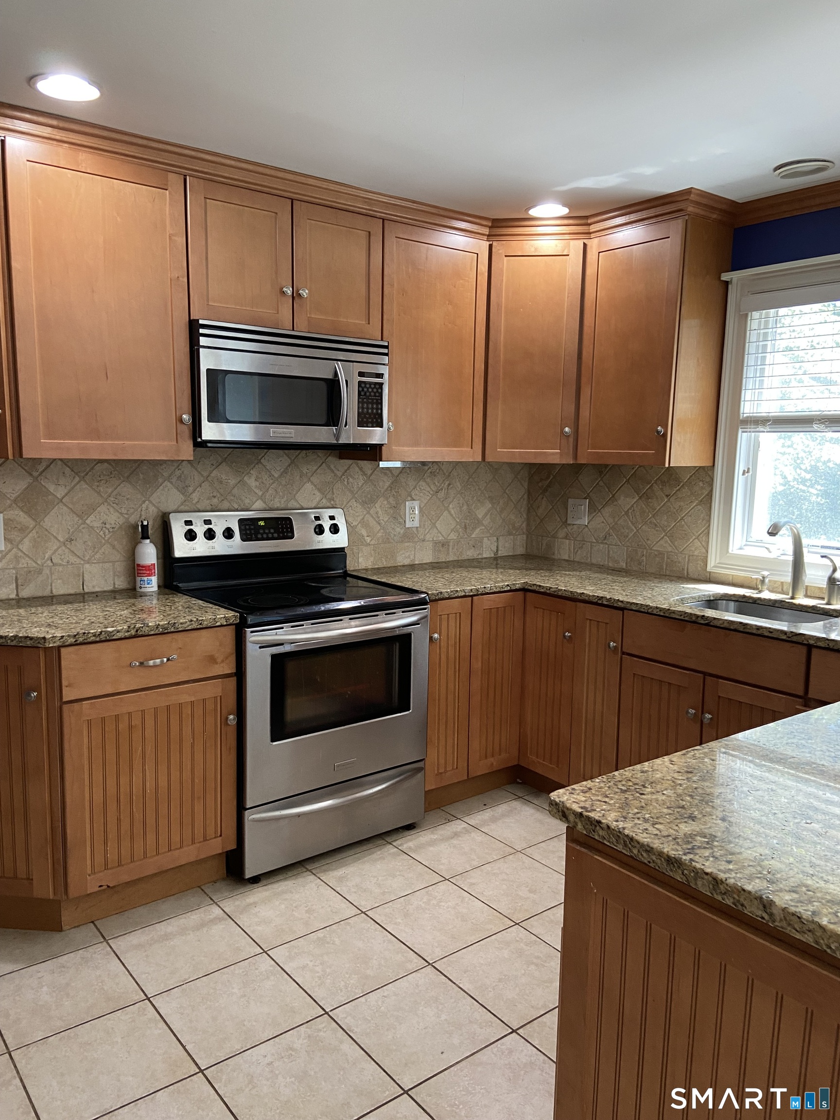 109 Cottage Street photo 4