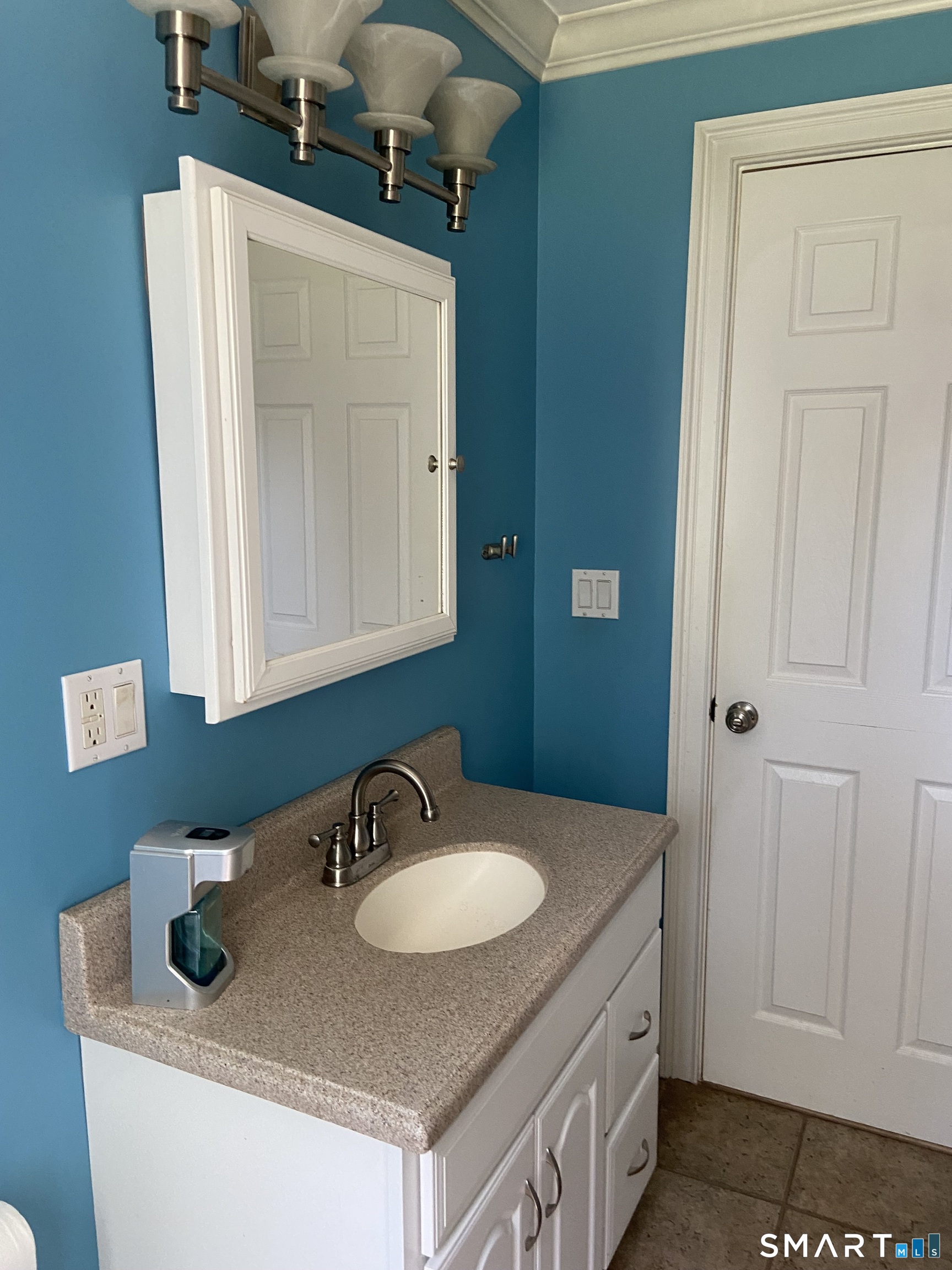 109 Cottage Street photo 11