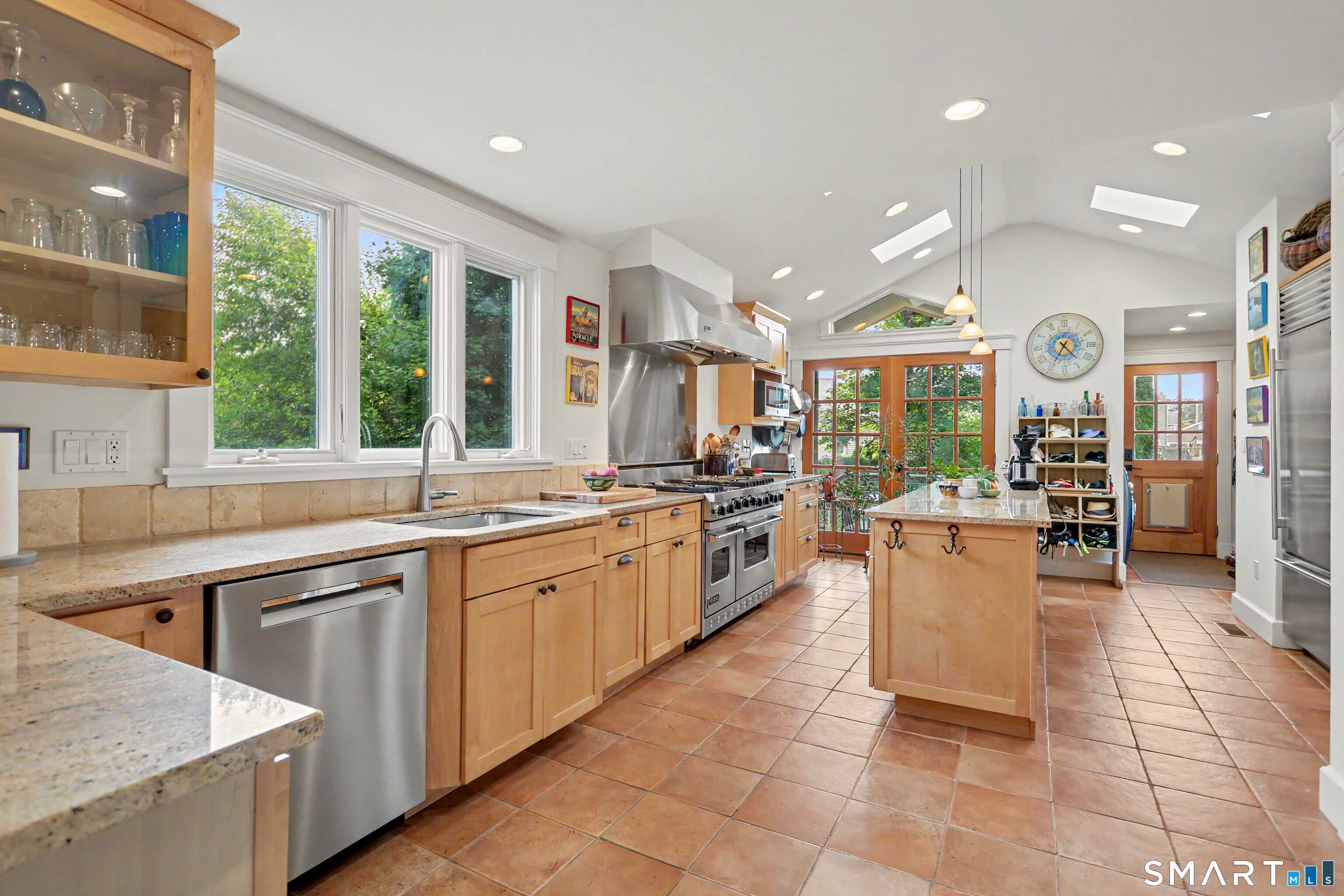 44 Taylor Place photo 26