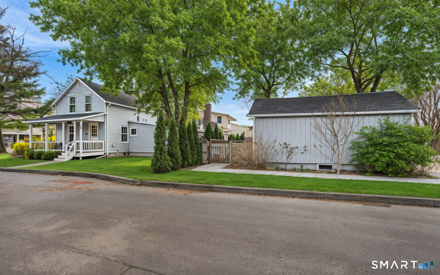53 Maple Street photo 3
