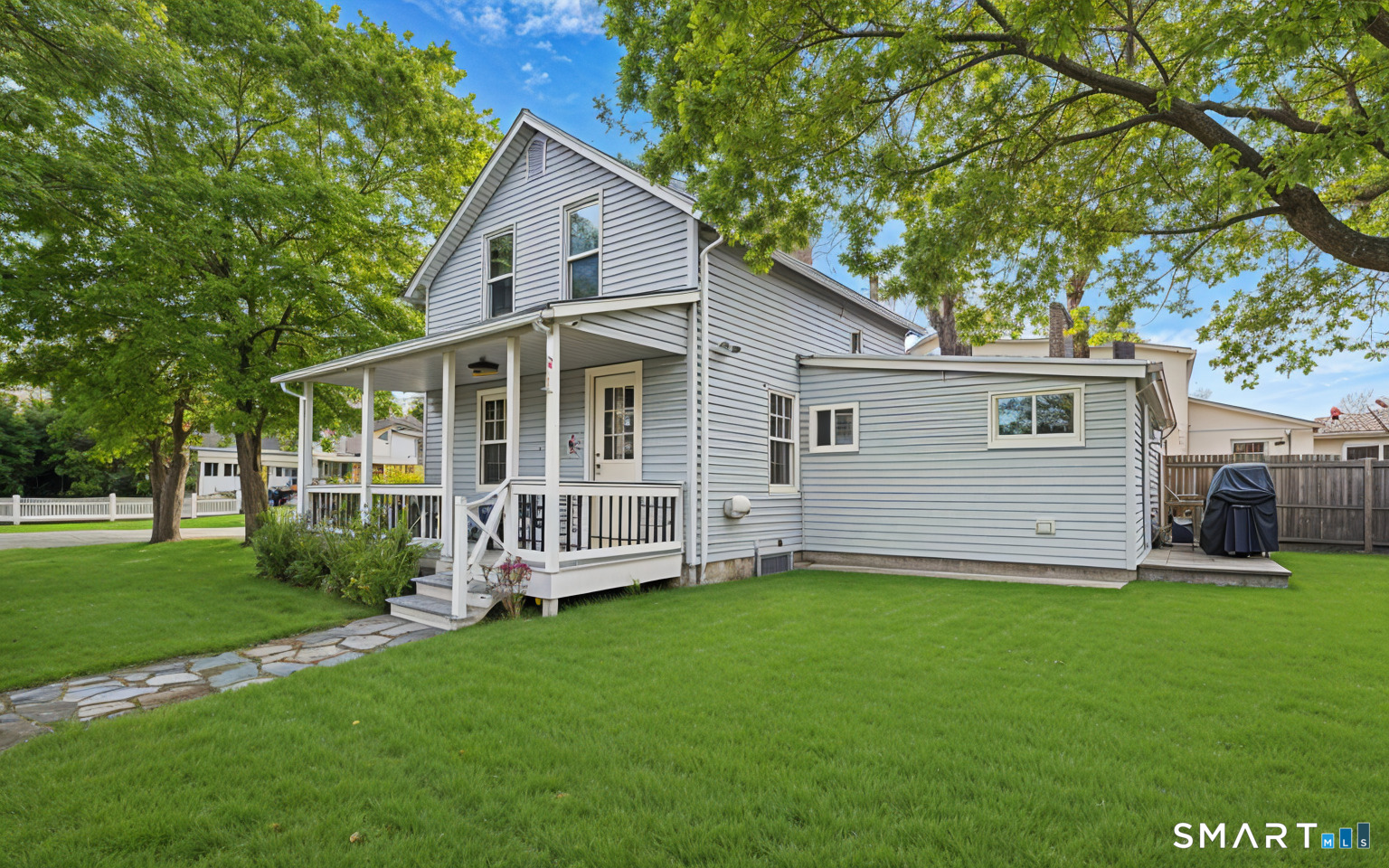 53 Maple Street photo 2