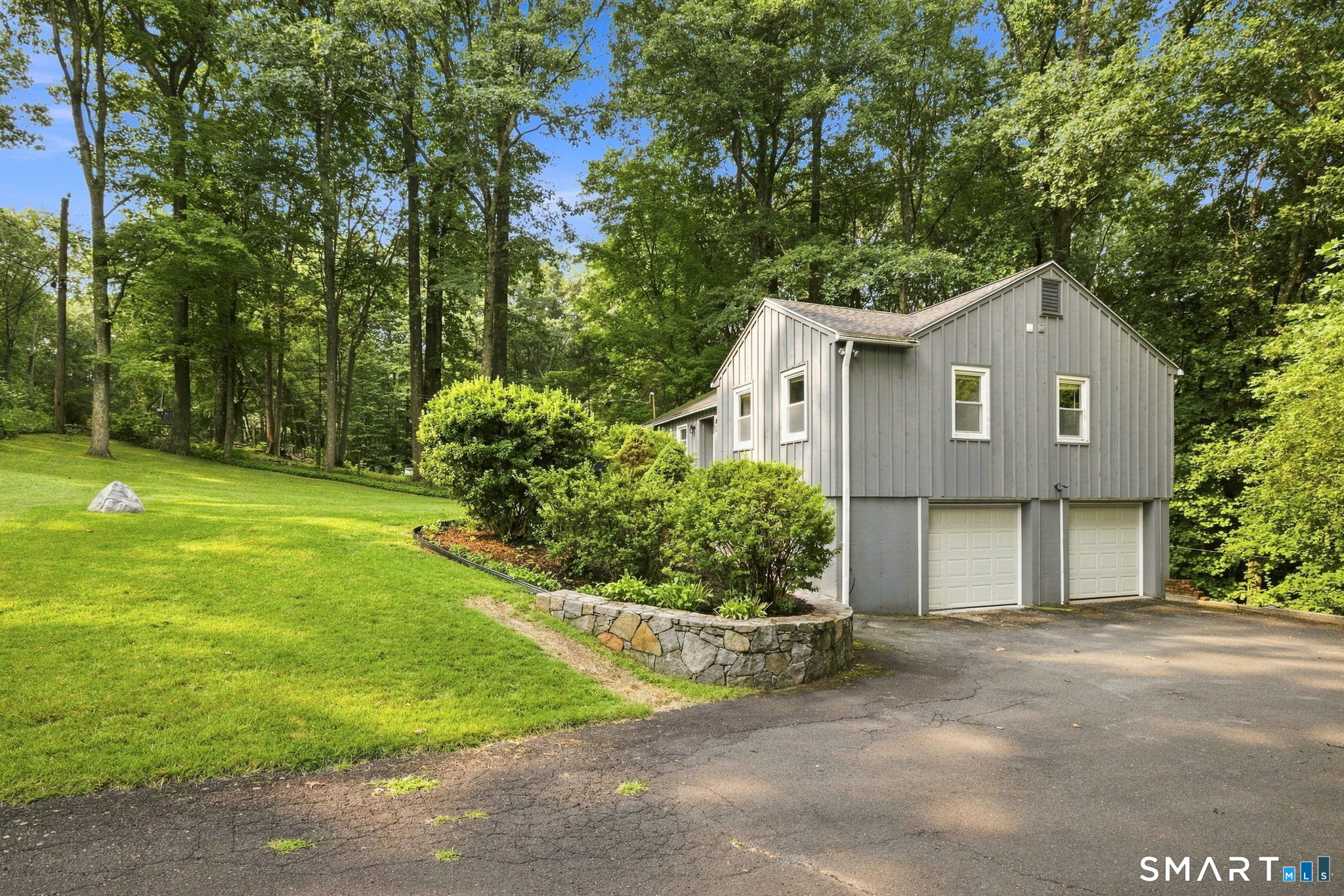 12 Indian Hill Lane photo 3