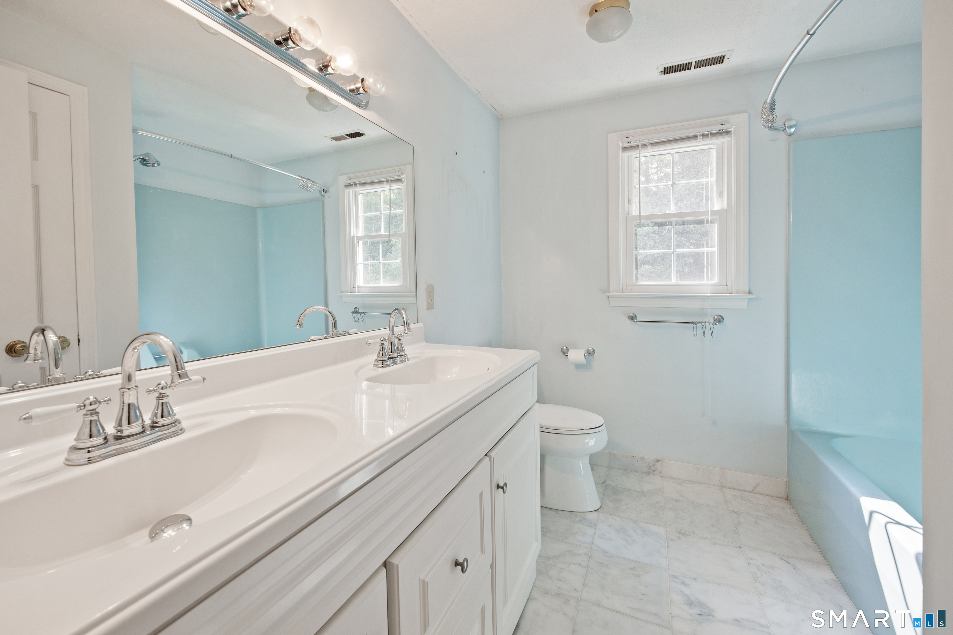 75 Meadow Brook Place photo 31