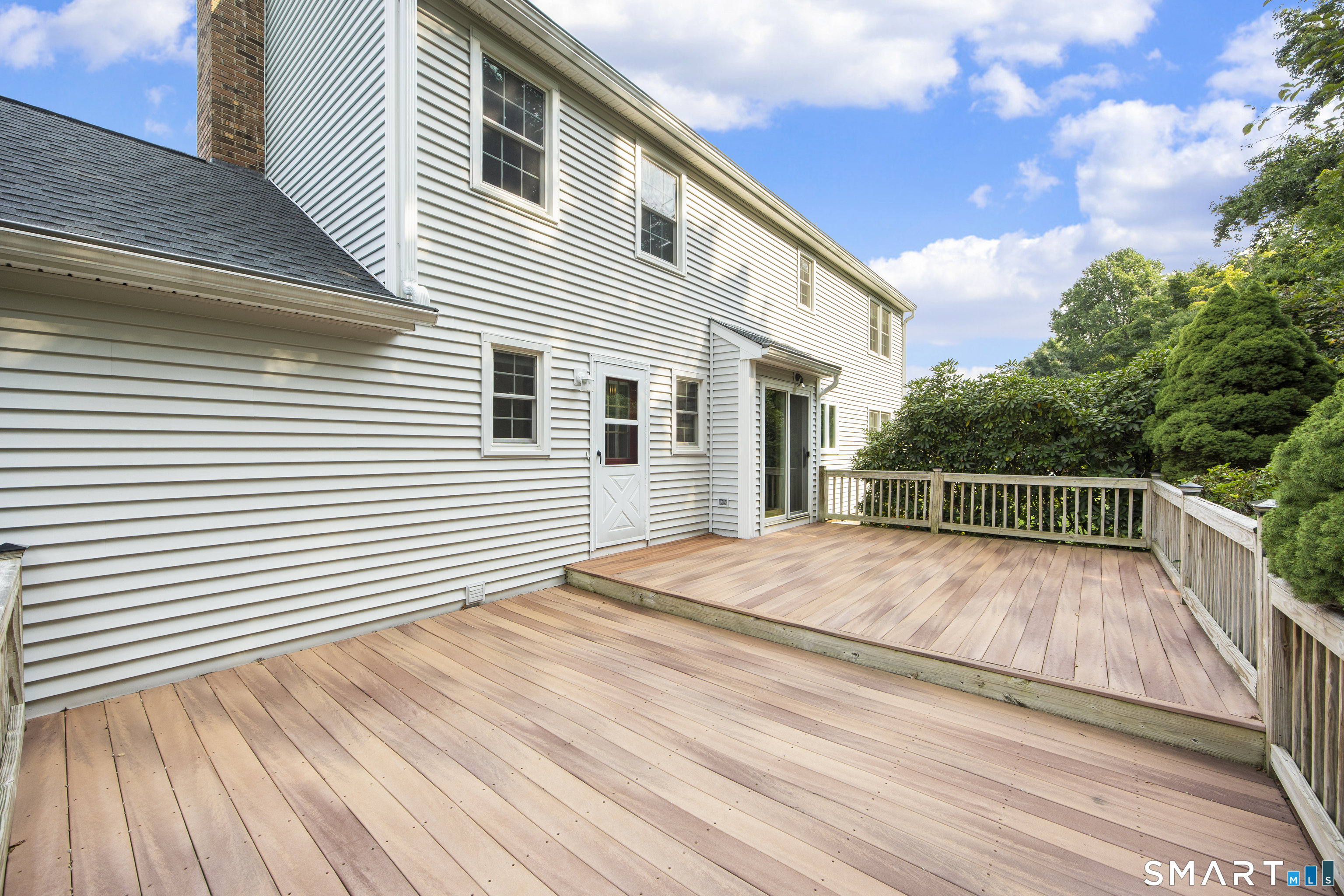 75 Meadow Brook Place photo 32