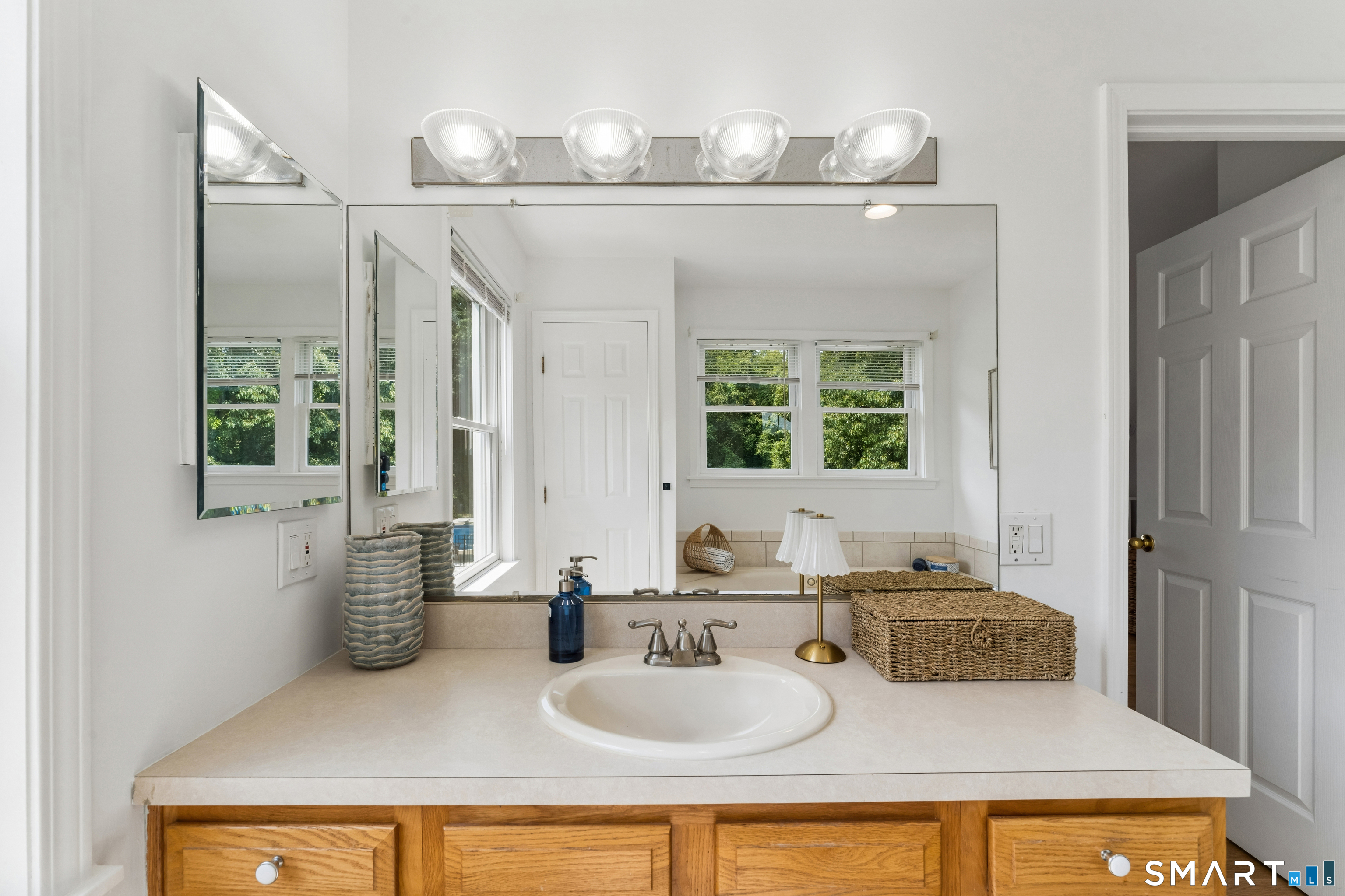 64 Georges Lane photo 25