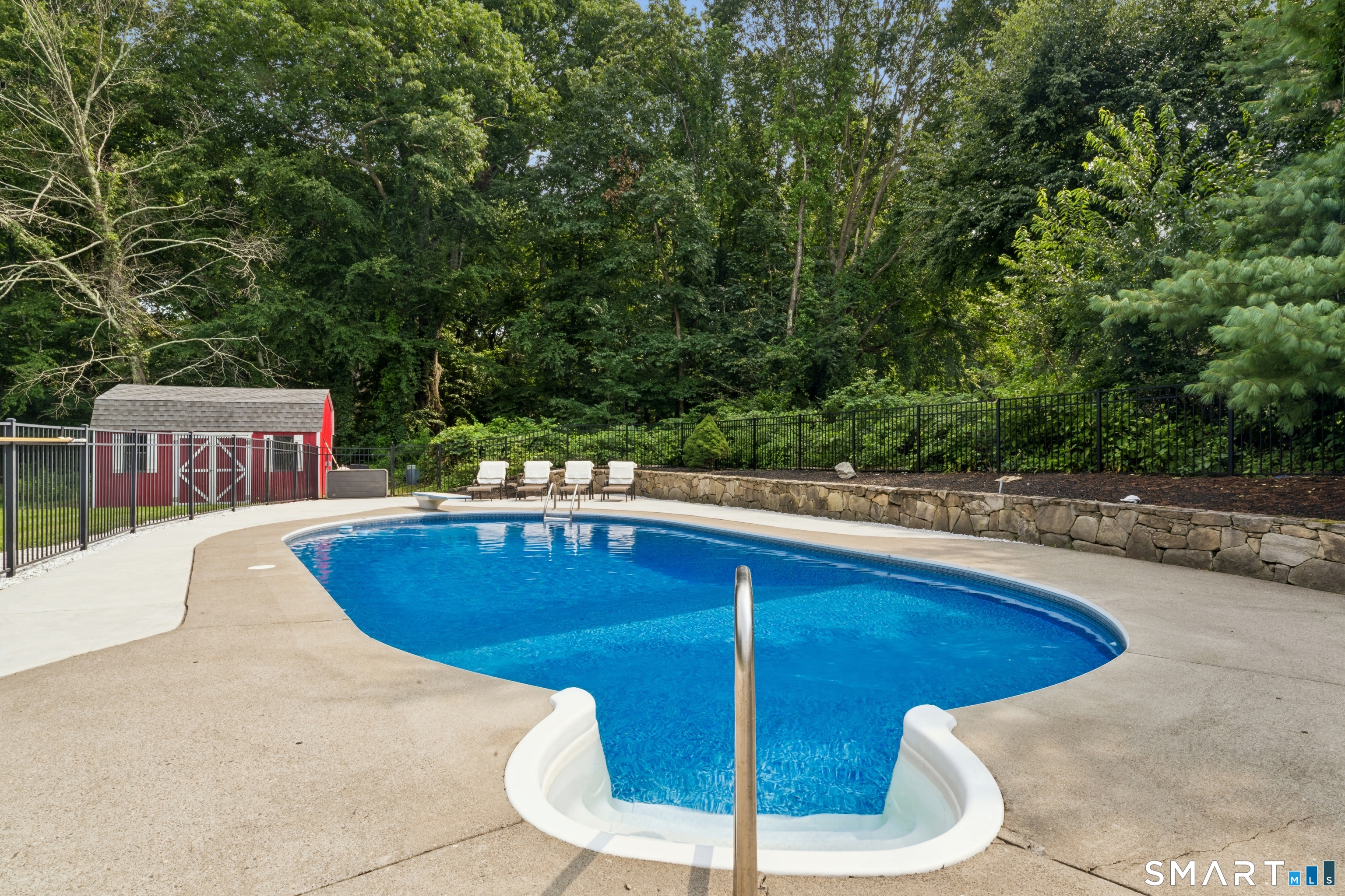 64 Georges Lane photo 37
