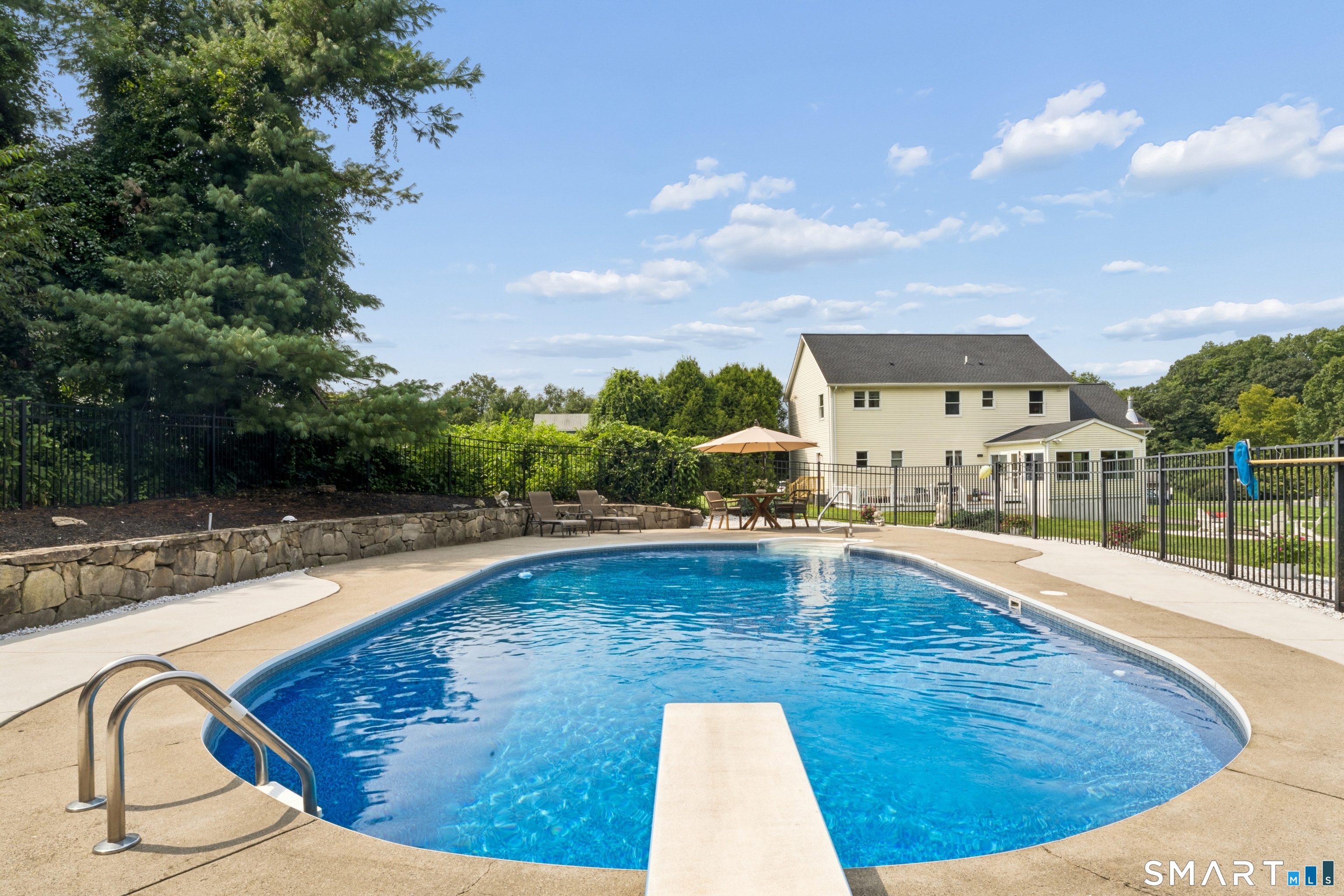64 Georges Lane photo 38