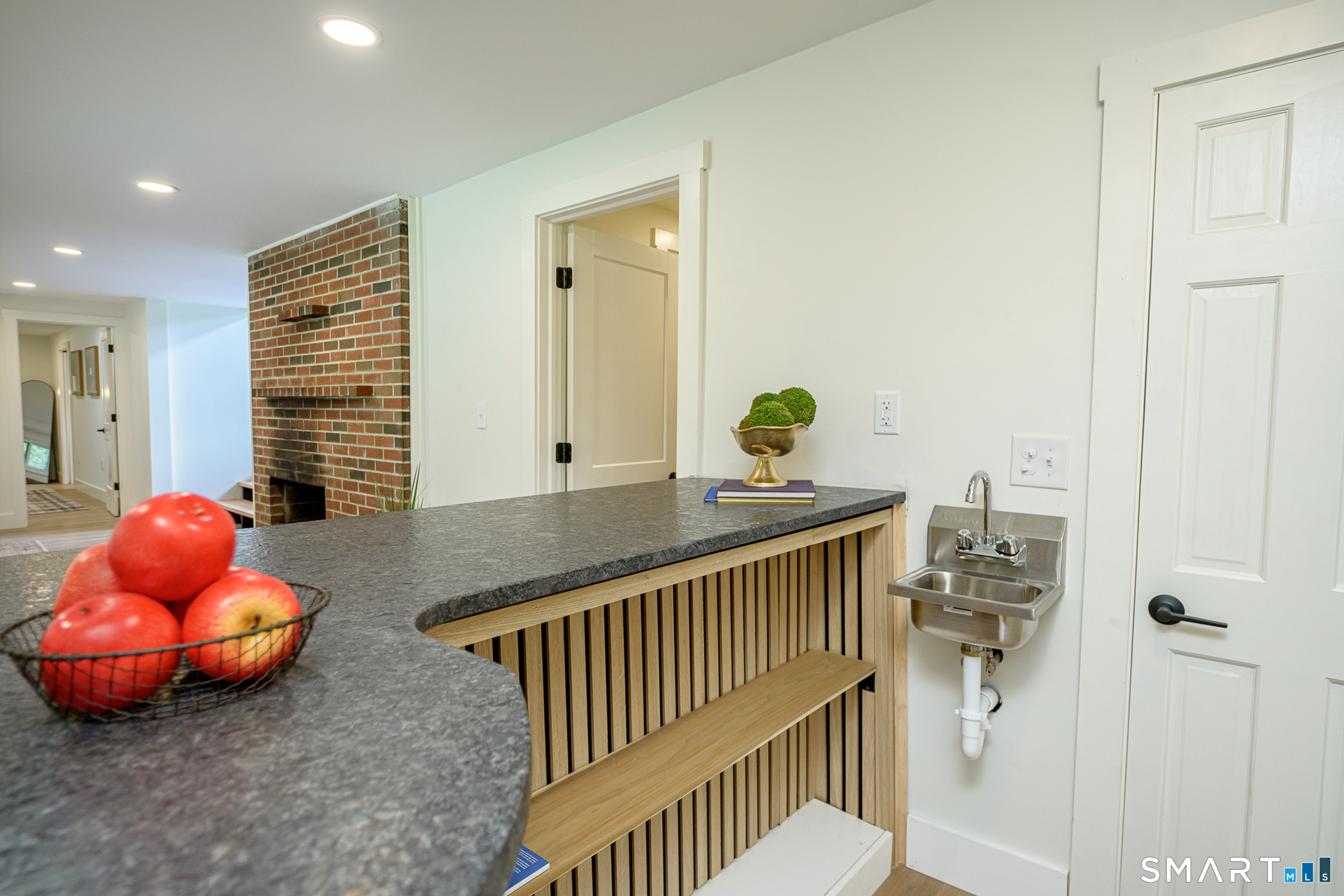 88 Grand View Terrace photo 18