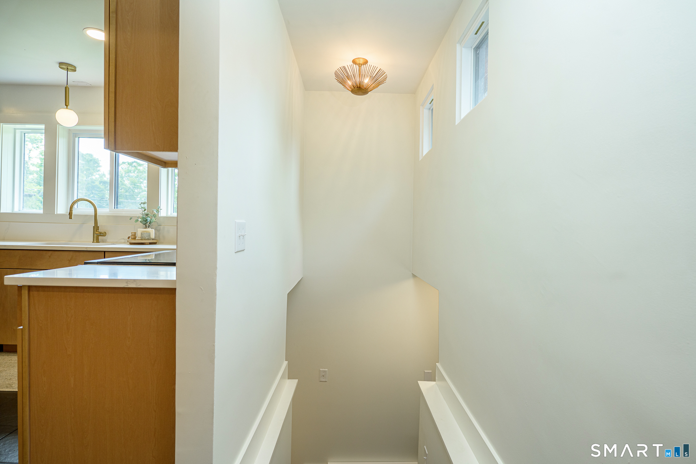 88 Grand View Terrace photo 32