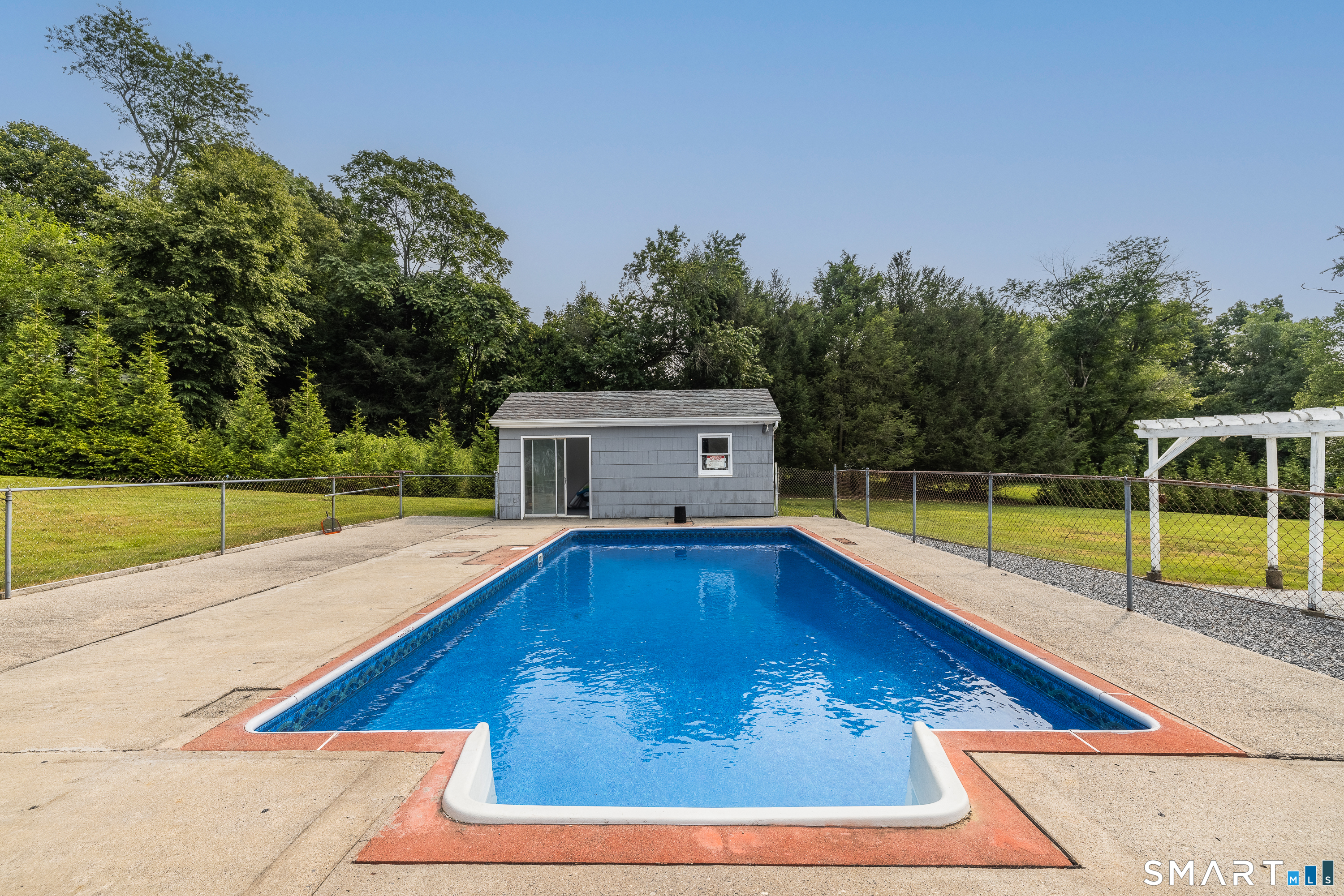 18 Buckingham Road photo 27