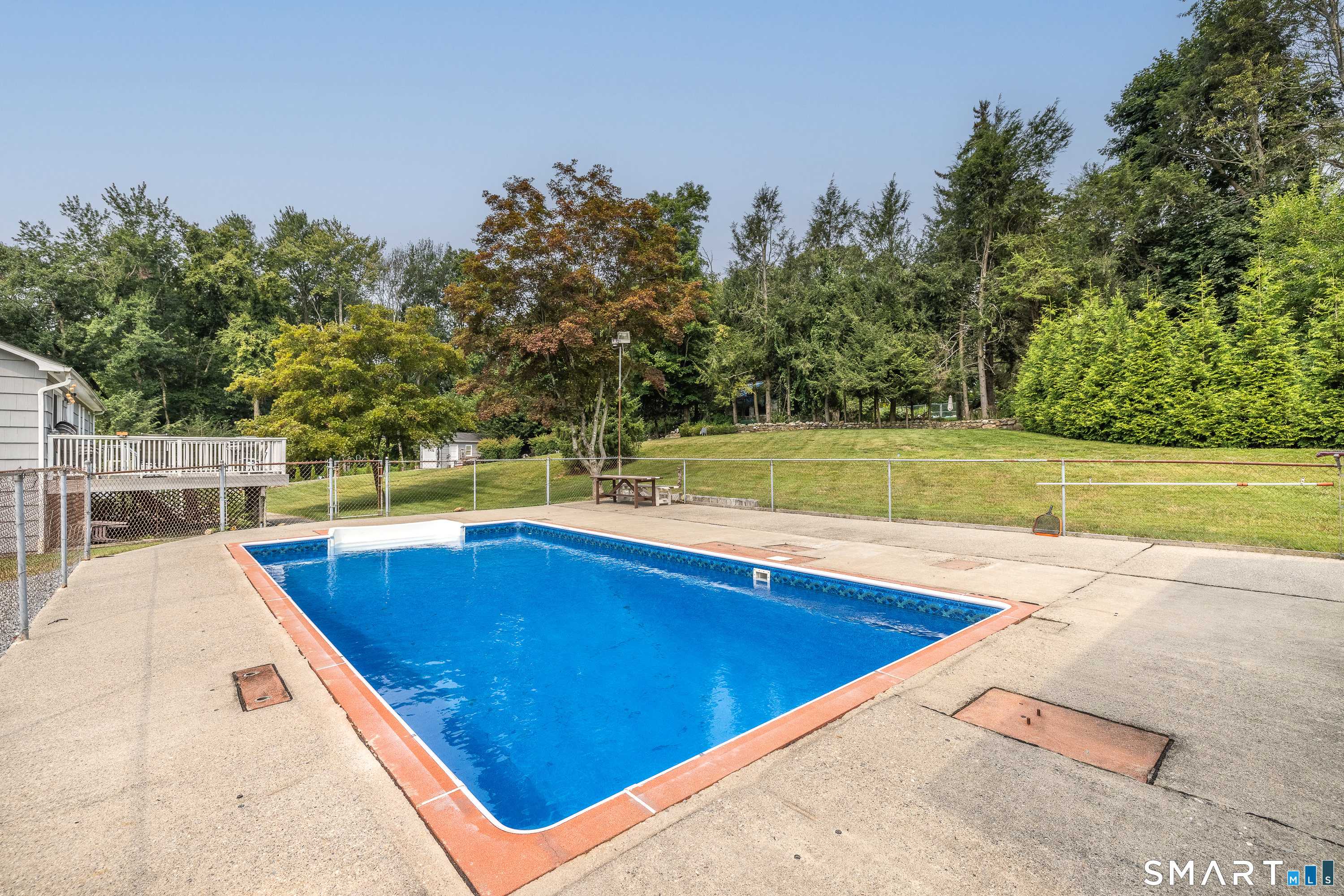 18 Buckingham Road photo 28