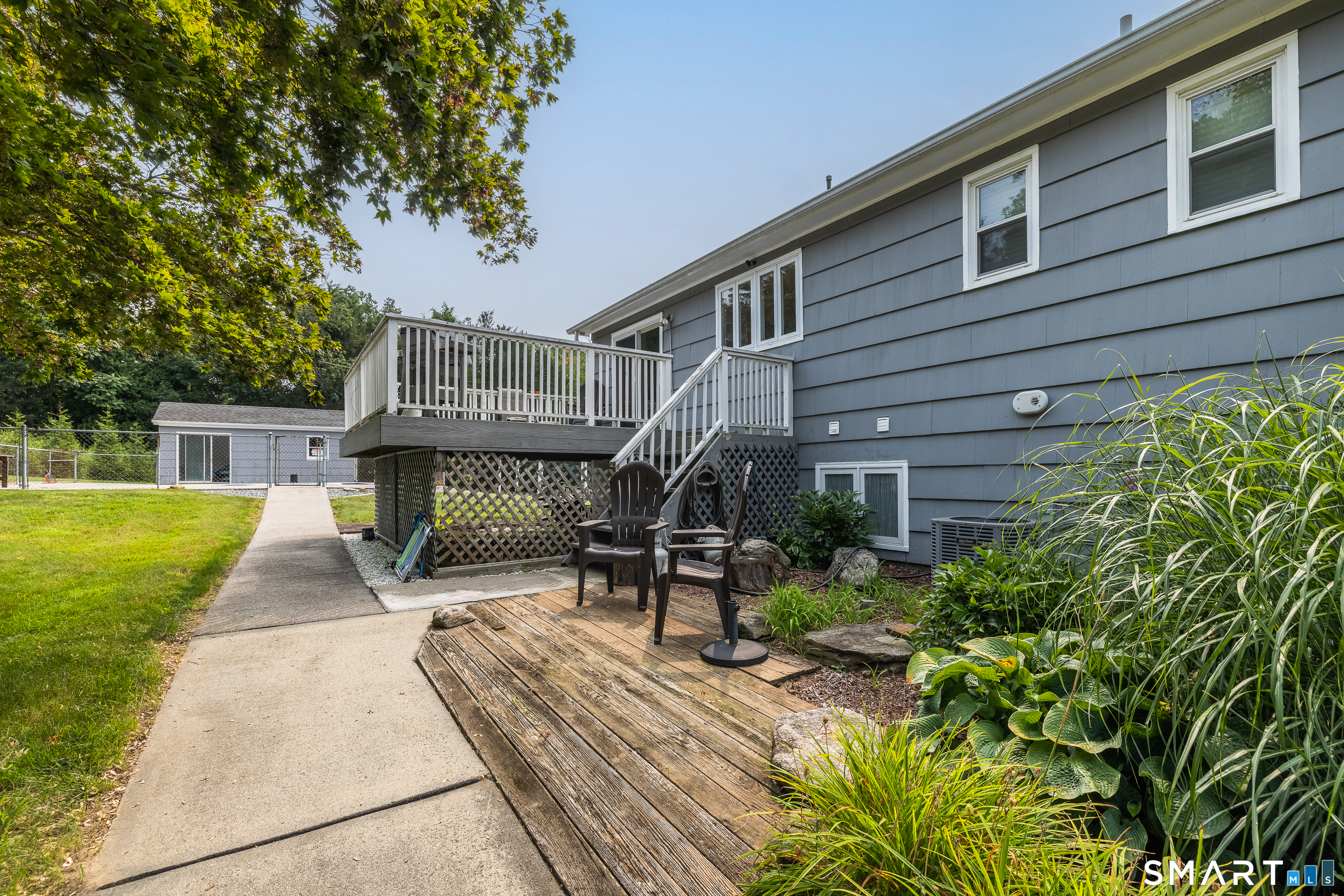 18 Buckingham Road photo 36