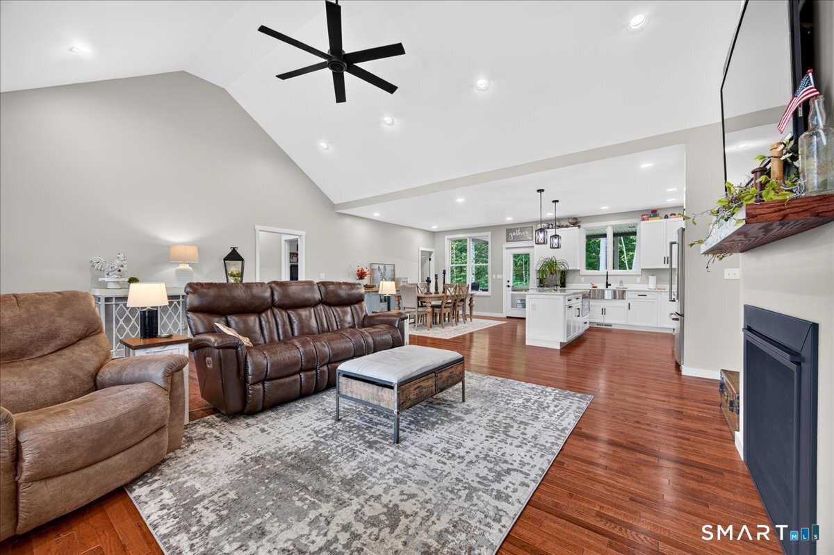 4 Newberry Street photo 10
