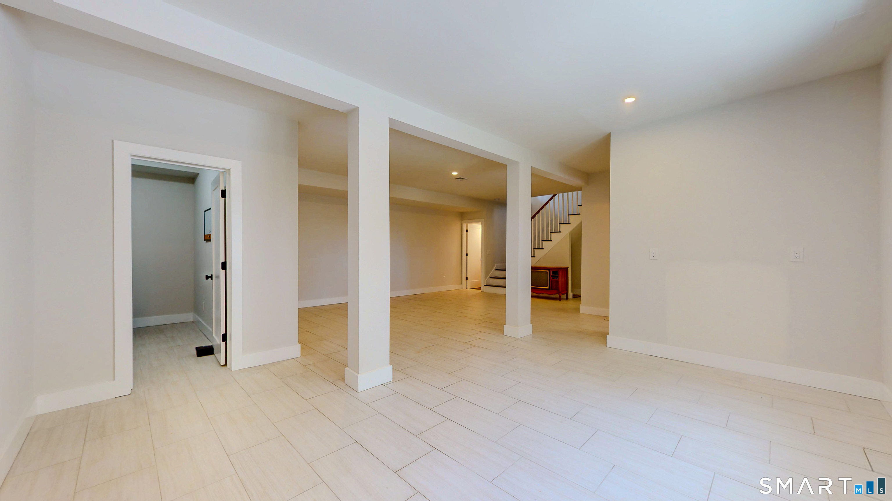 473 Summit Drive photo 14