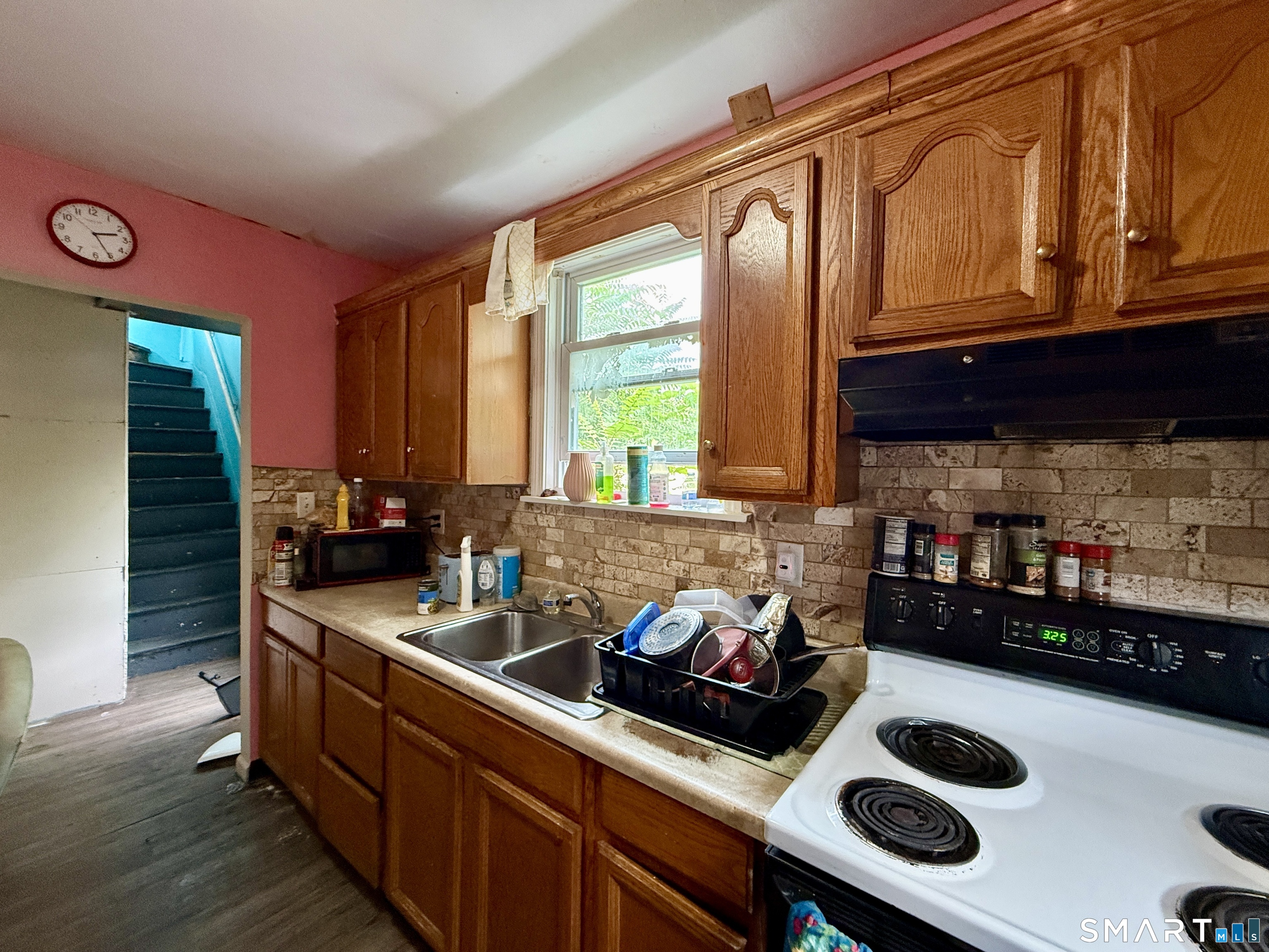 387 Colony Street photo 11