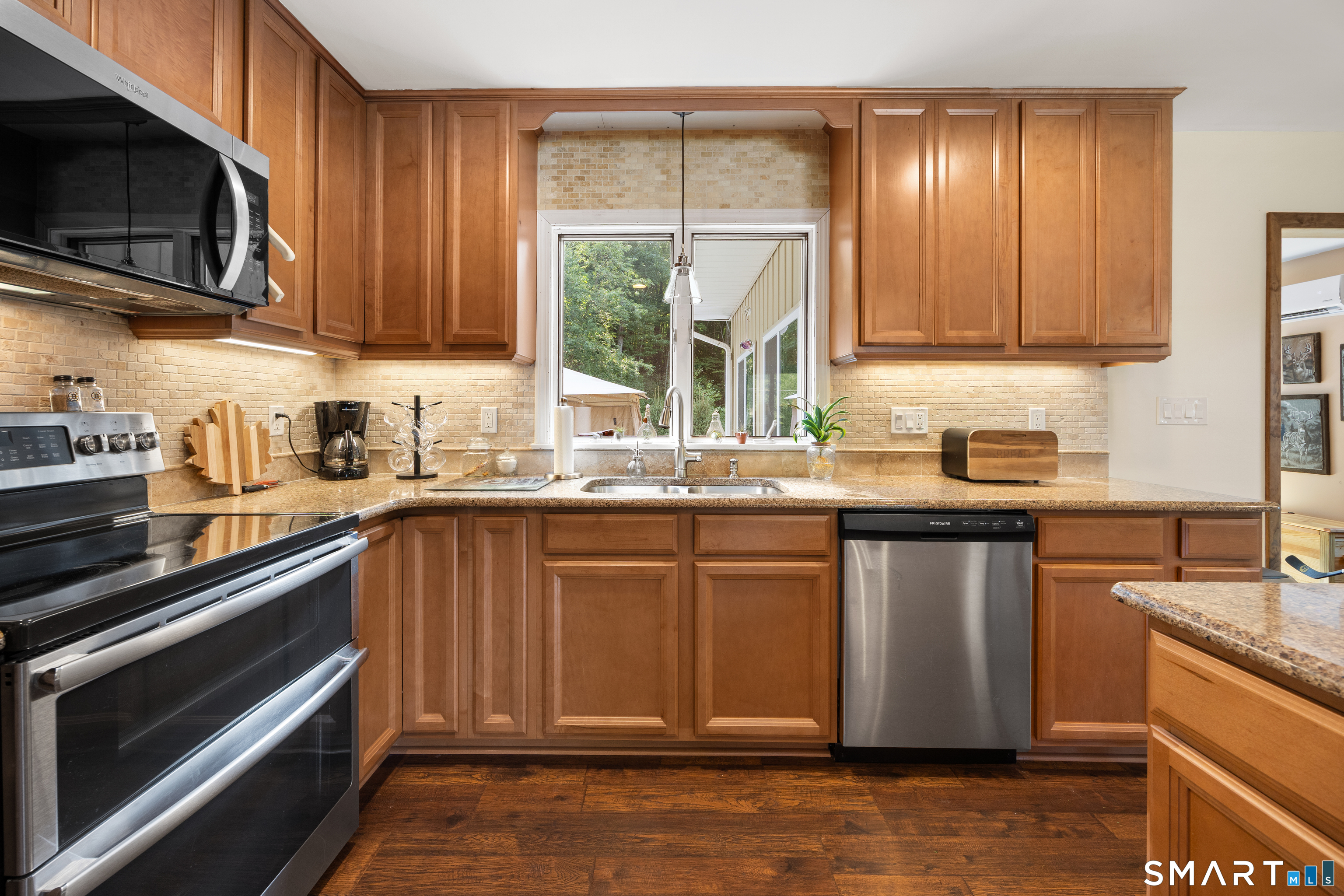 20 Lindsley Drive photo 3