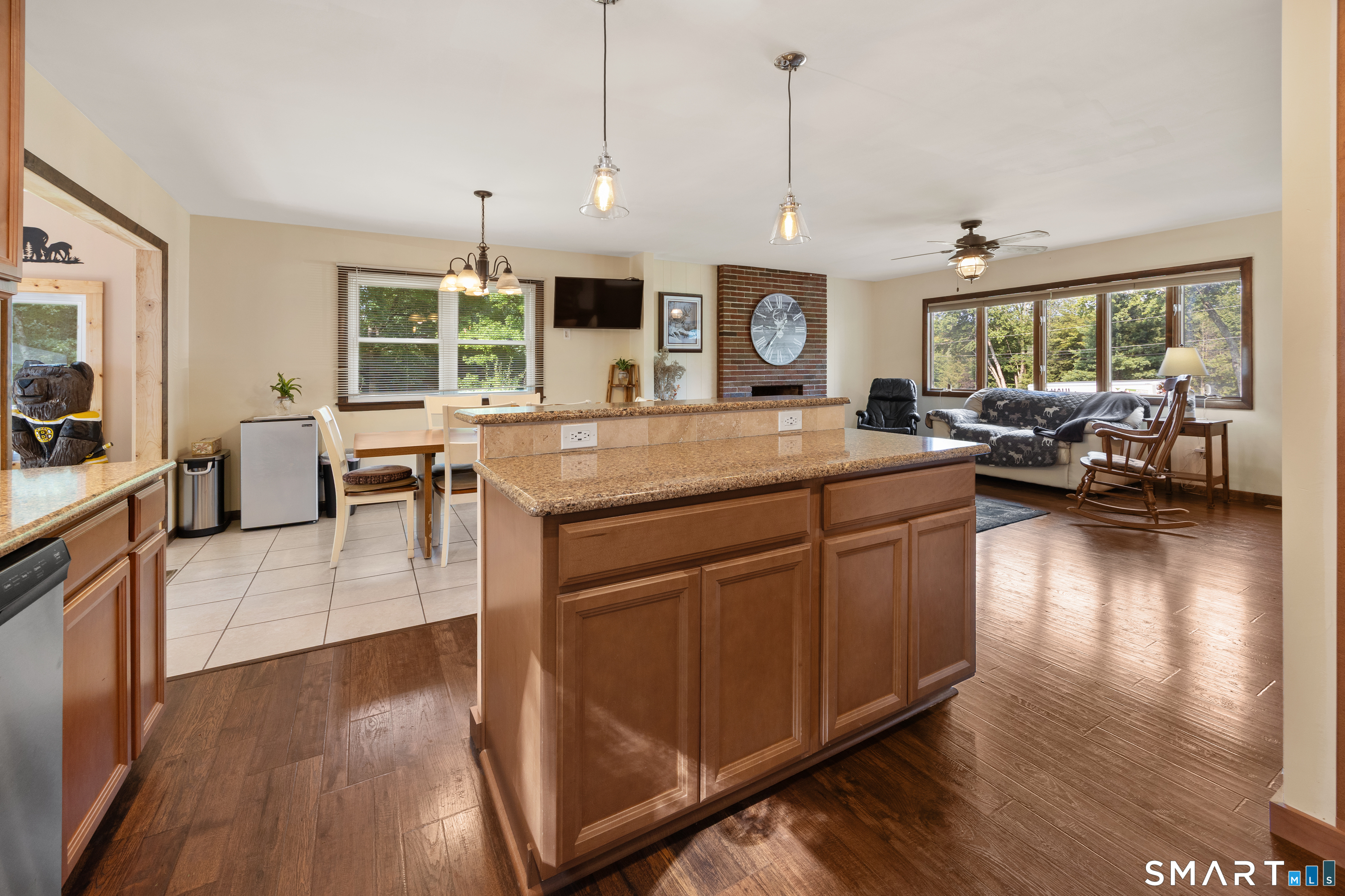 20 Lindsley Drive photo 4