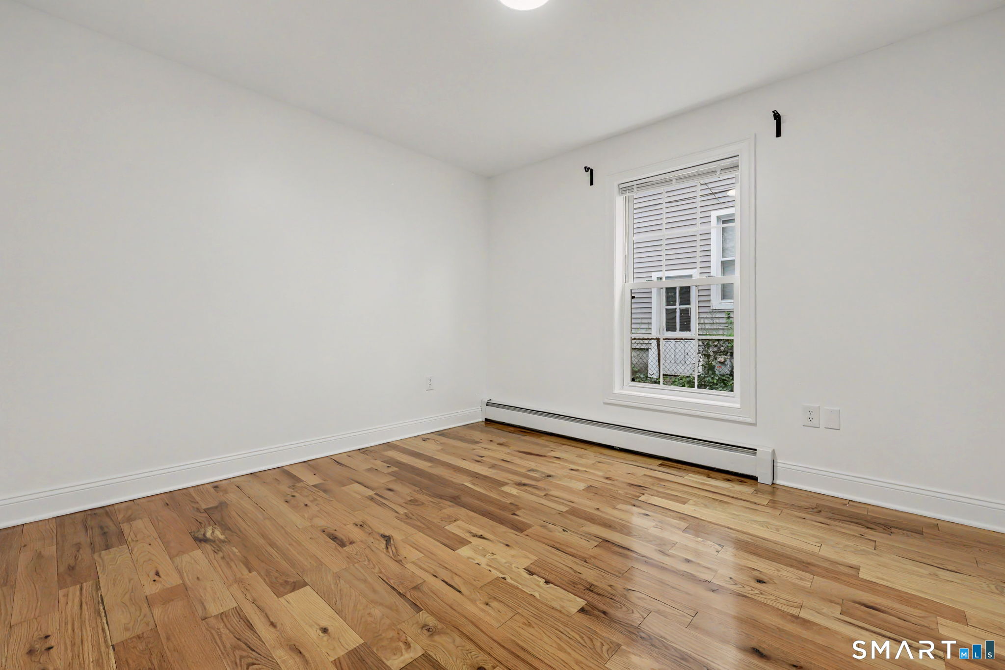 863-865 Brewster Street photo 10