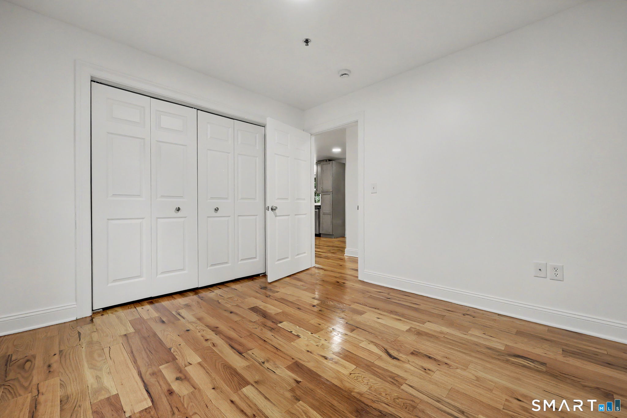 863-865 Brewster Street photo 11