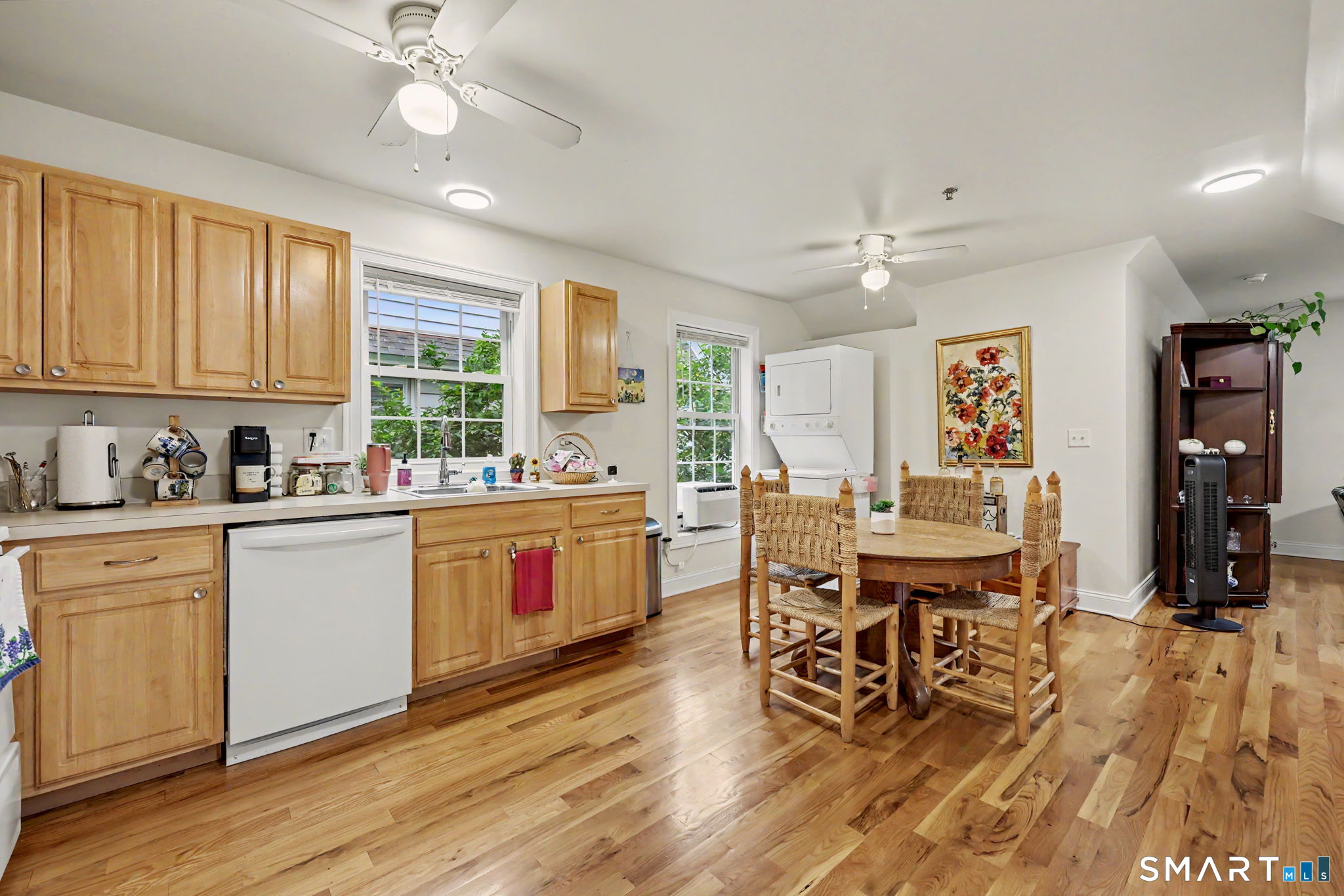 863-865 Brewster Street photo 18