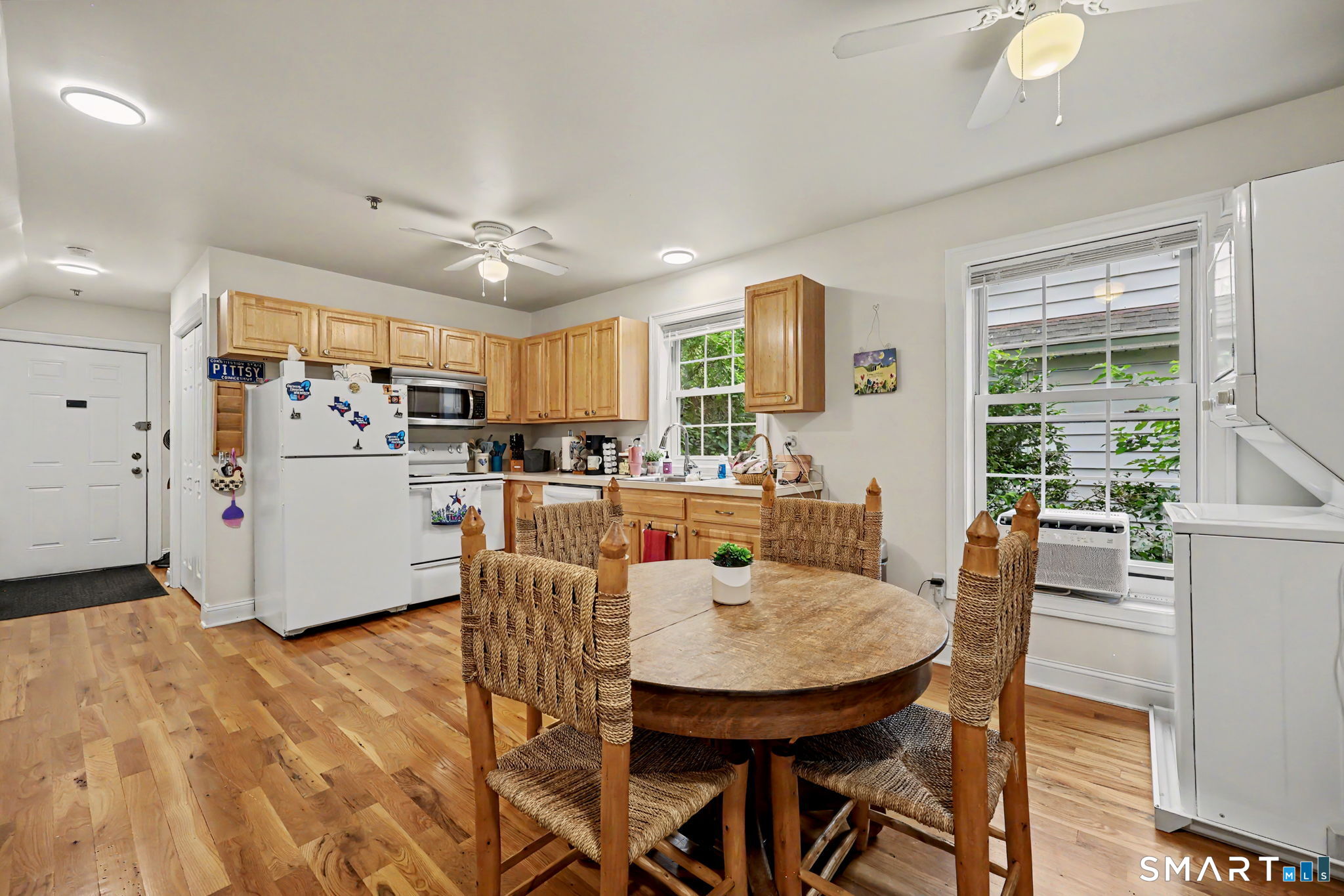 863-865 Brewster Street photo 20