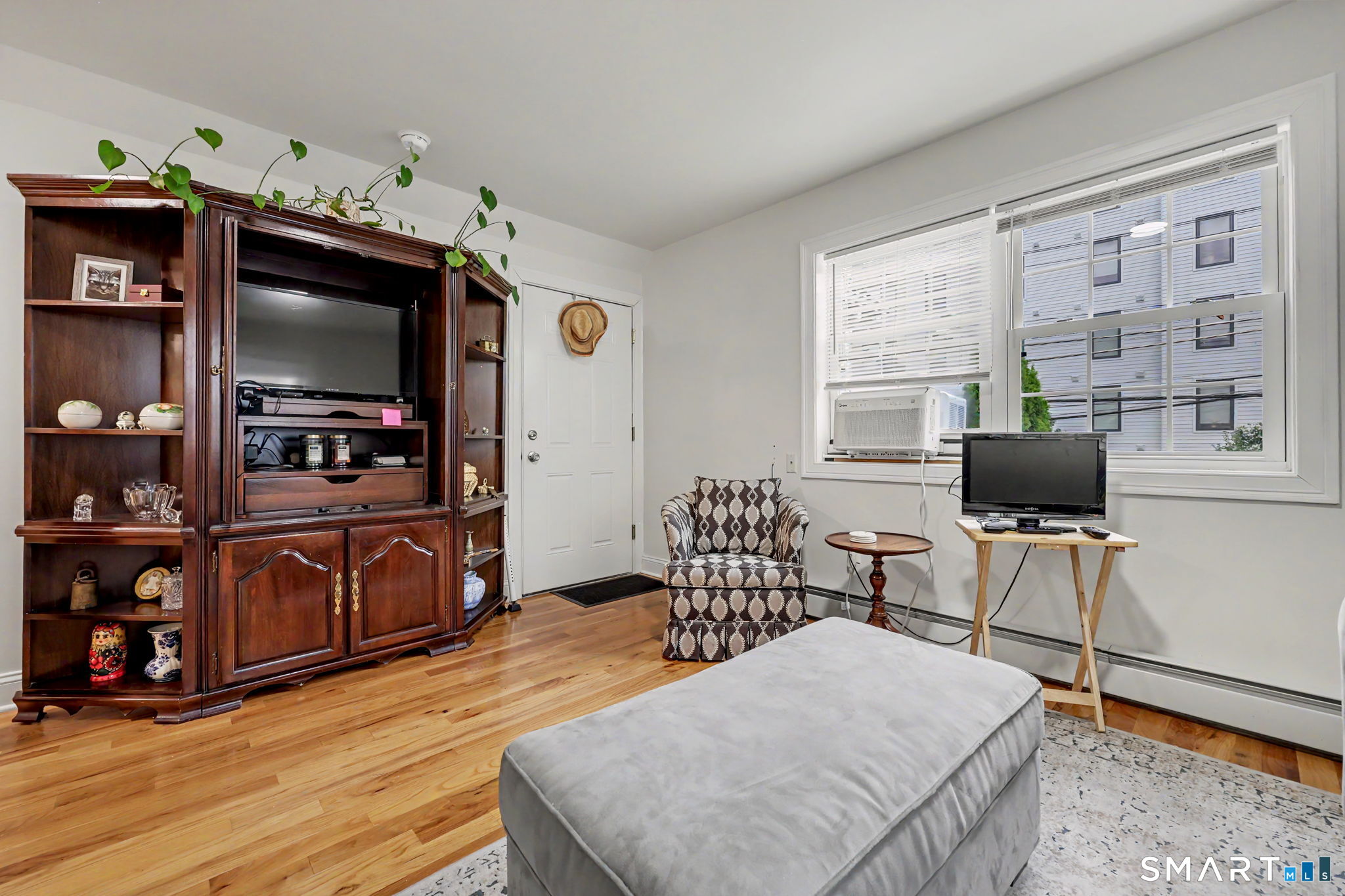 863-865 Brewster Street photo 17