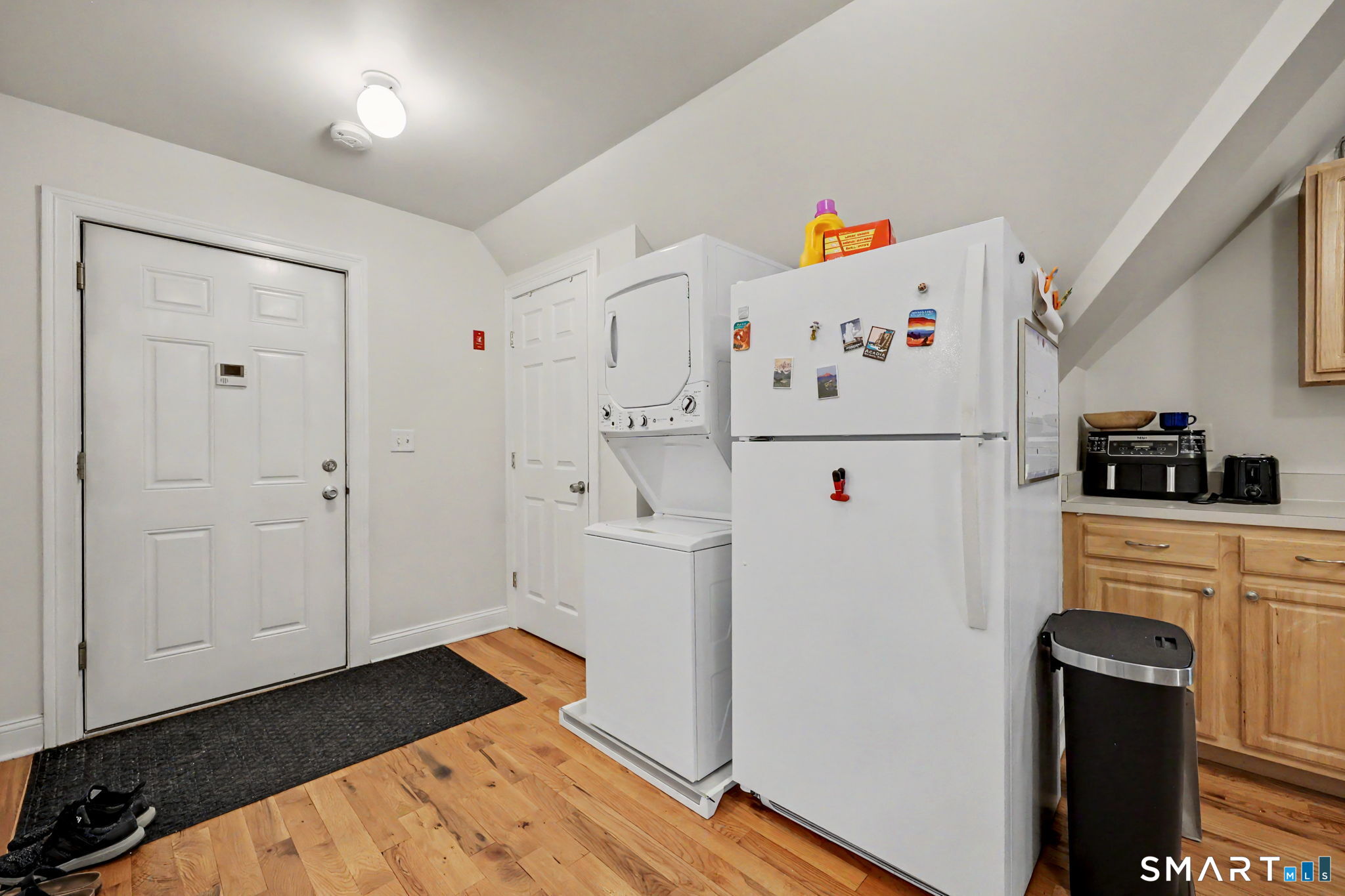 863-865 Brewster Street photo 32