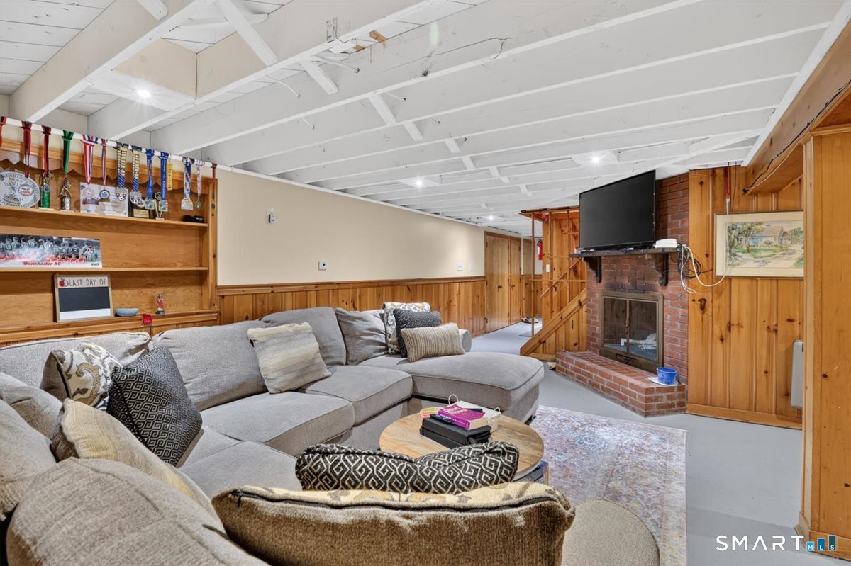 366 Hackmatack Street photo 30