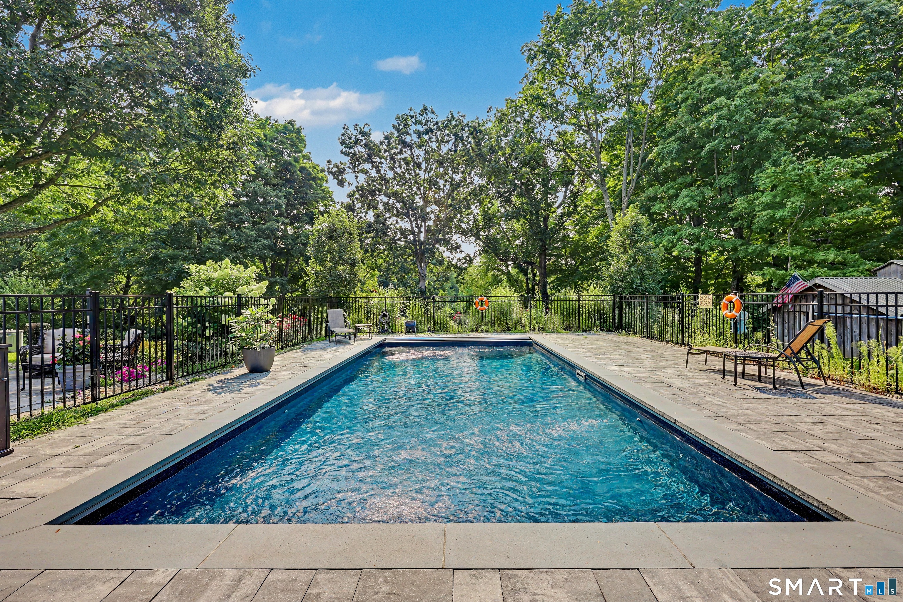 165 Soundview Avenue photo 33