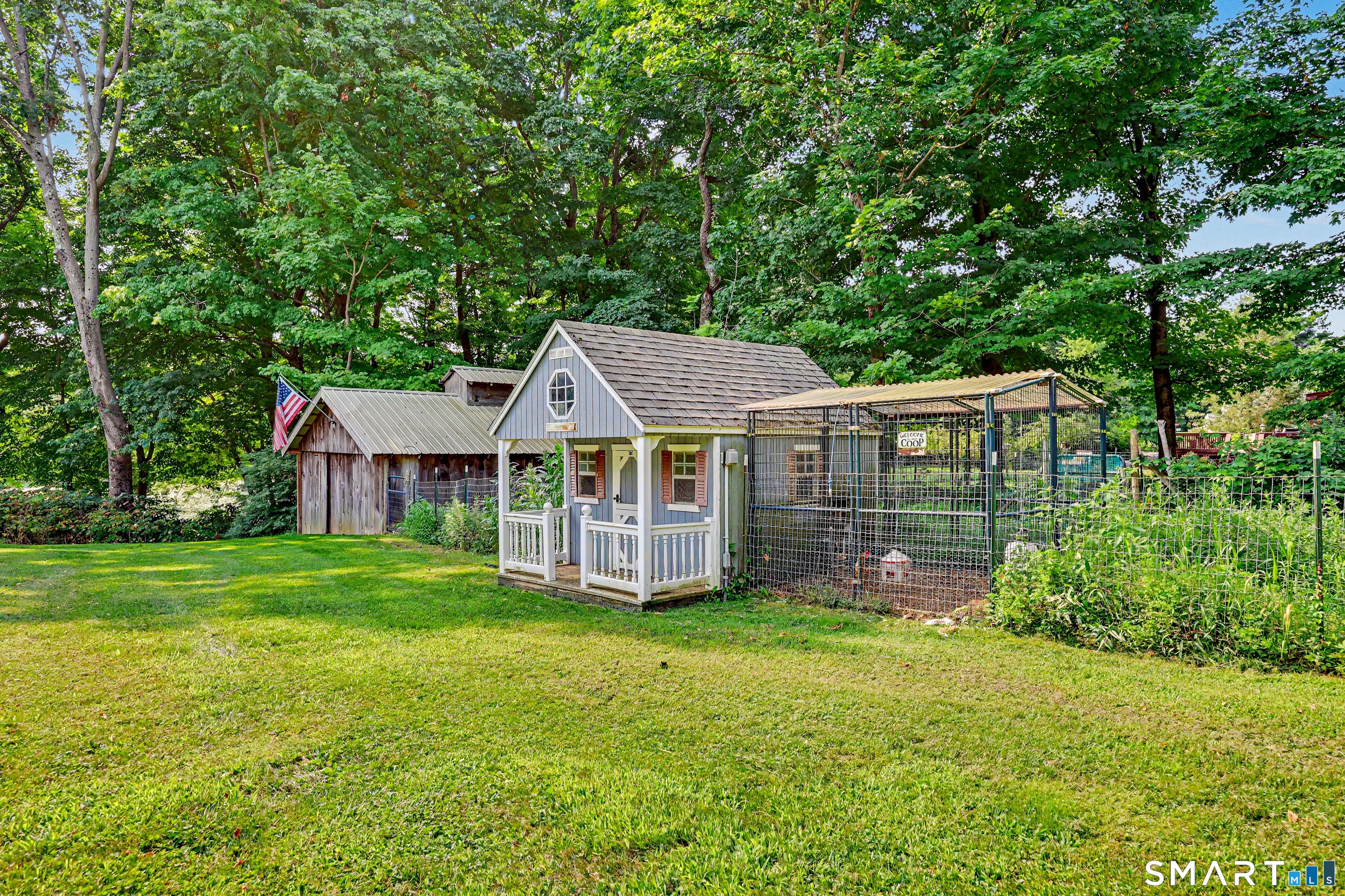 165 Soundview Avenue photo 35