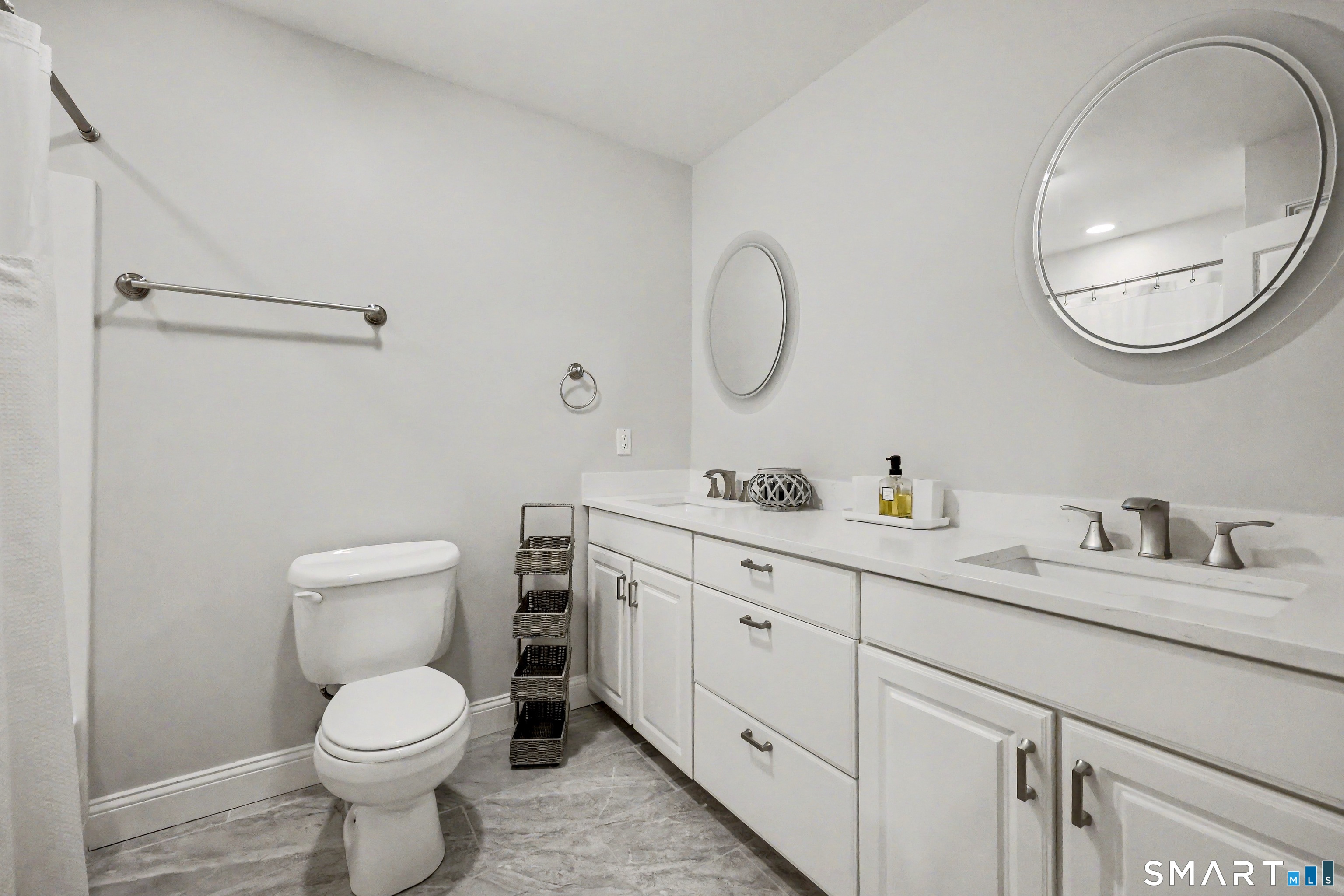 165 Soundview Avenue photo 27