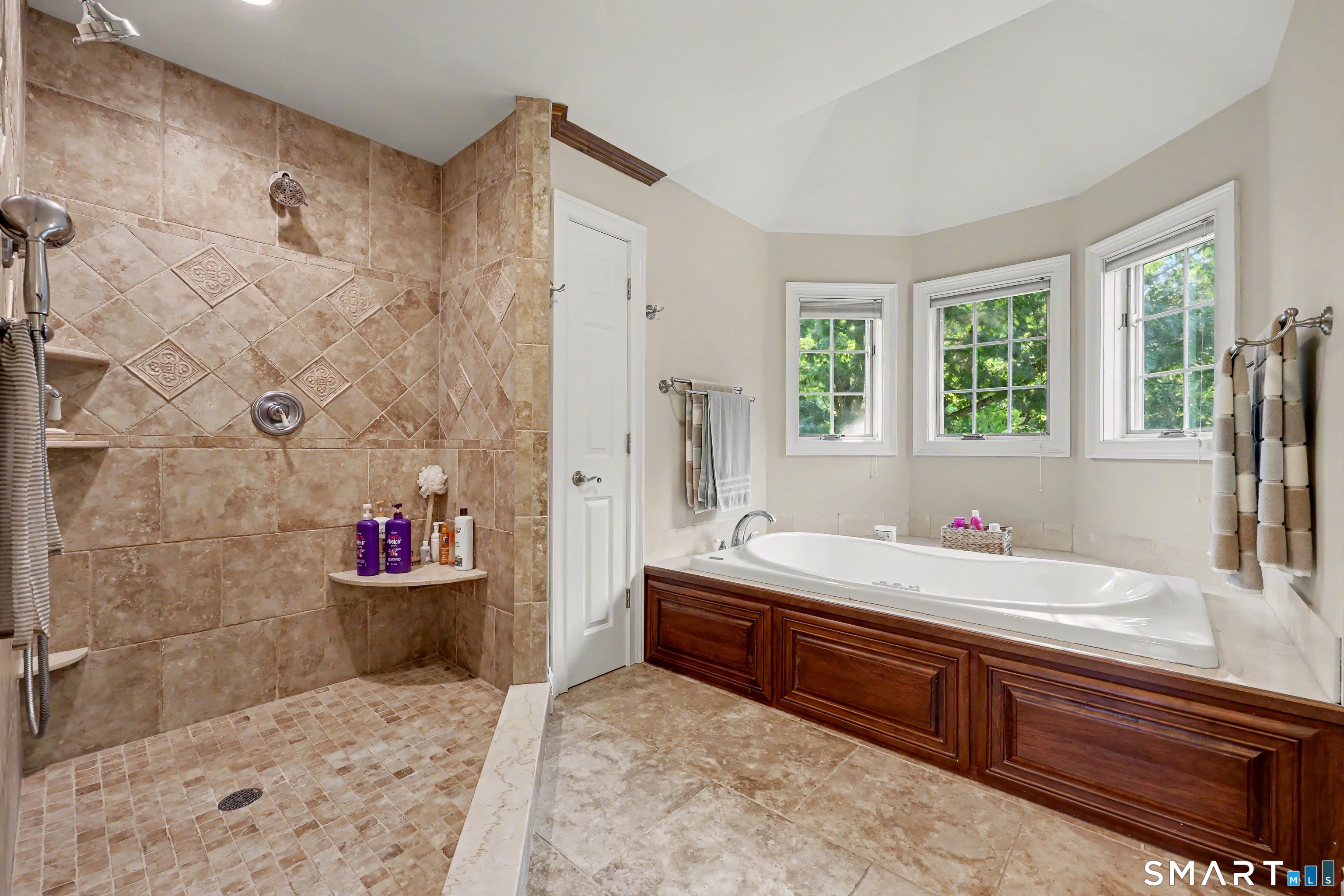 165 Soundview Avenue photo 21