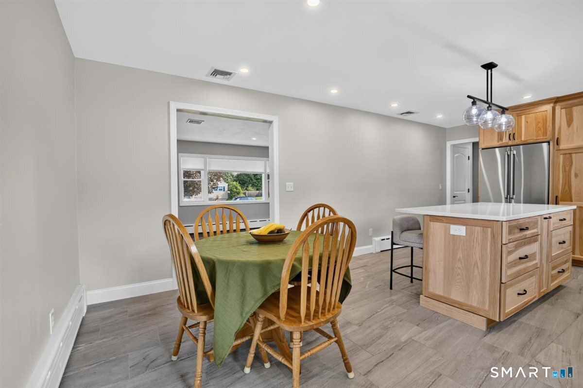 366 Hackmatack Street photo 12