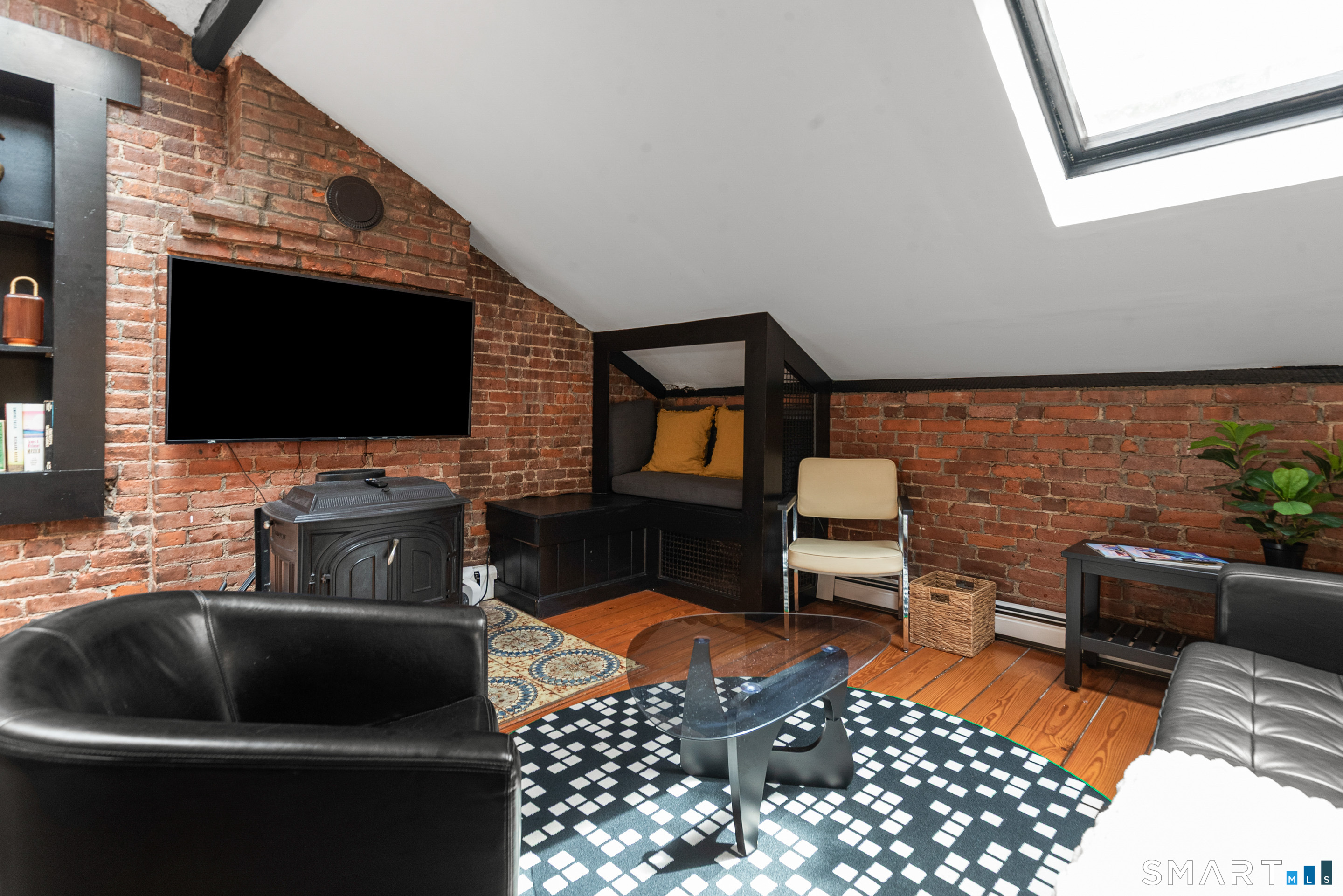 341 Saint John Street photo 10