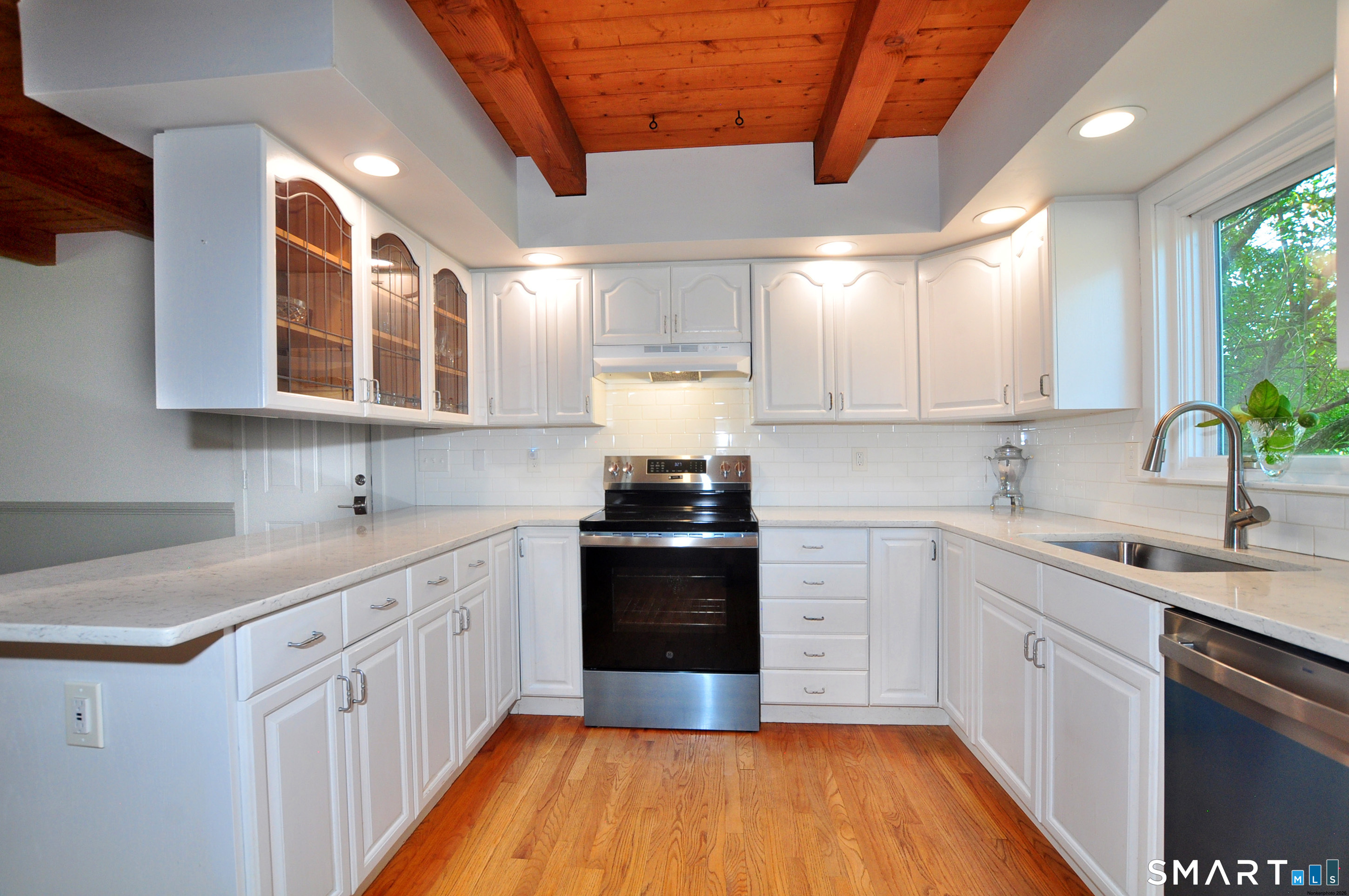 12 Indian Hill Drive photo 16