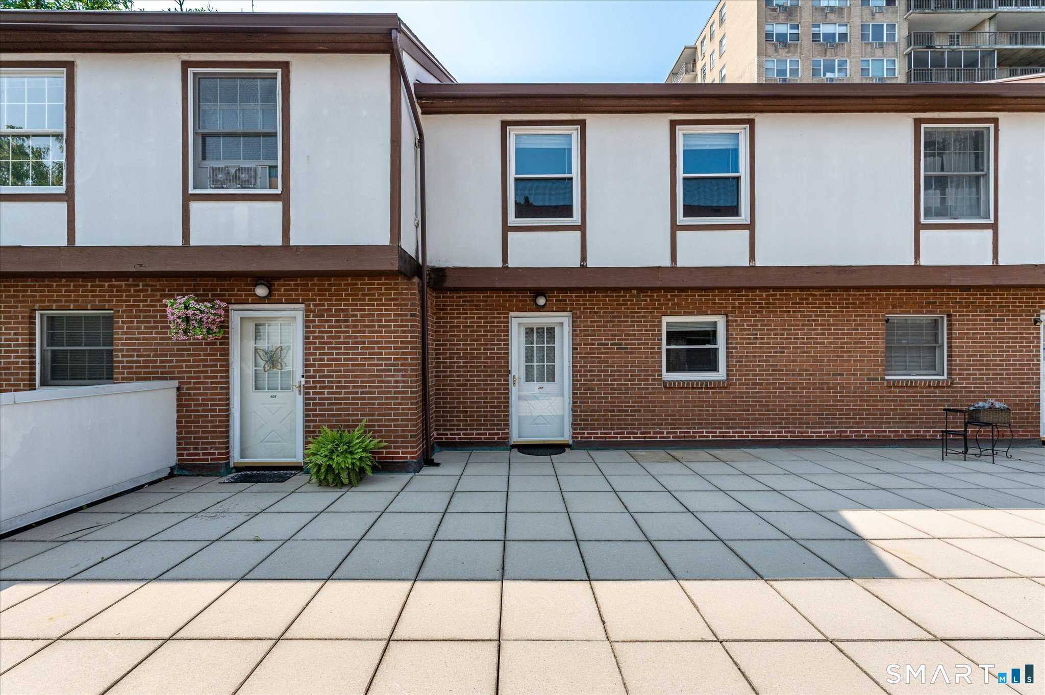 77 Glenbrook Road Unit #407