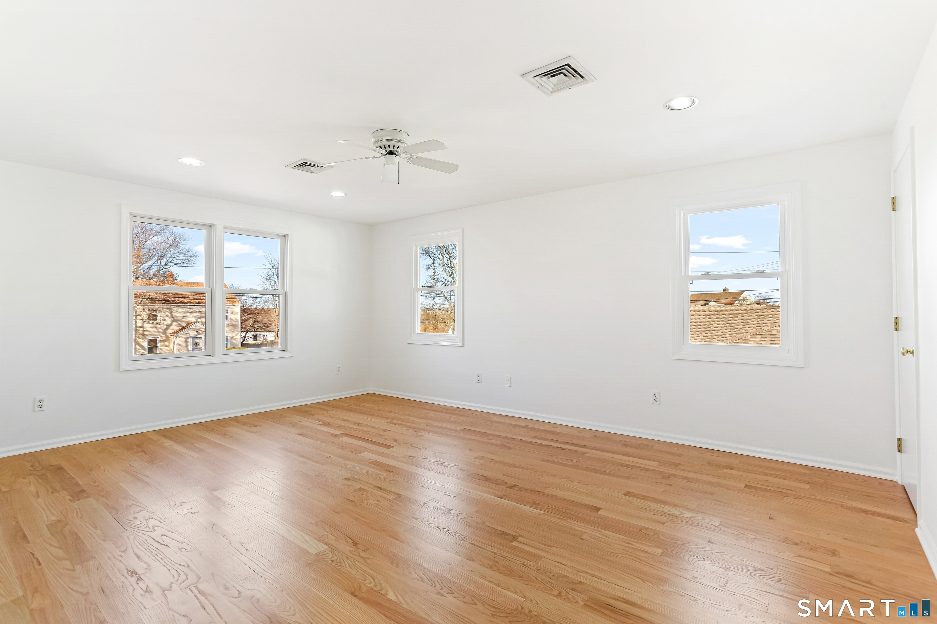 190 5TH Avenue photo 24