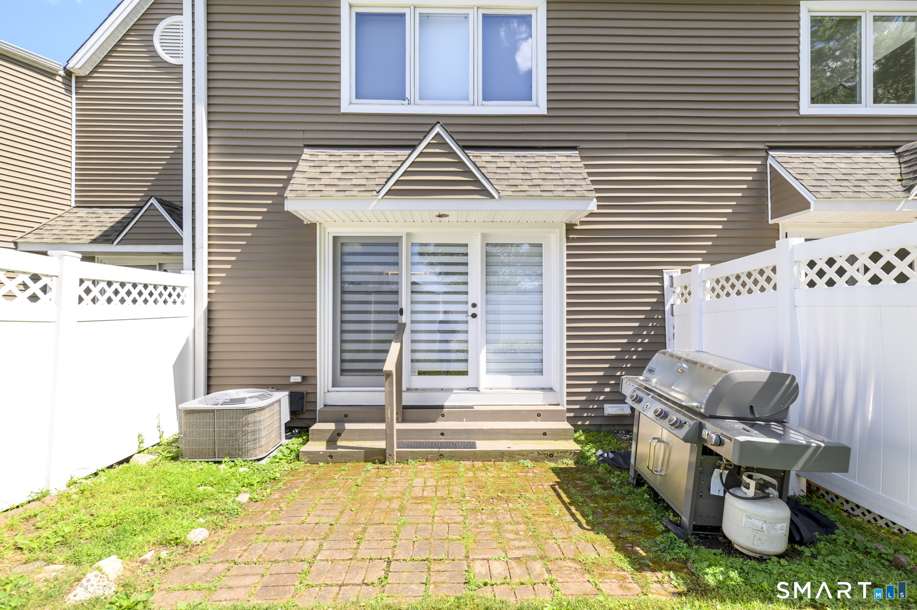 566 Newfield Avenue Unit #14 photo 20