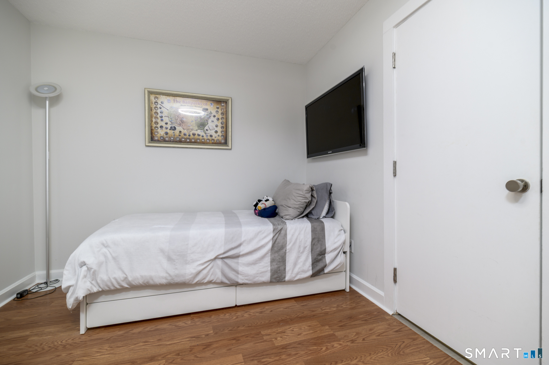 566 Newfield Avenue Unit #14 photo 14