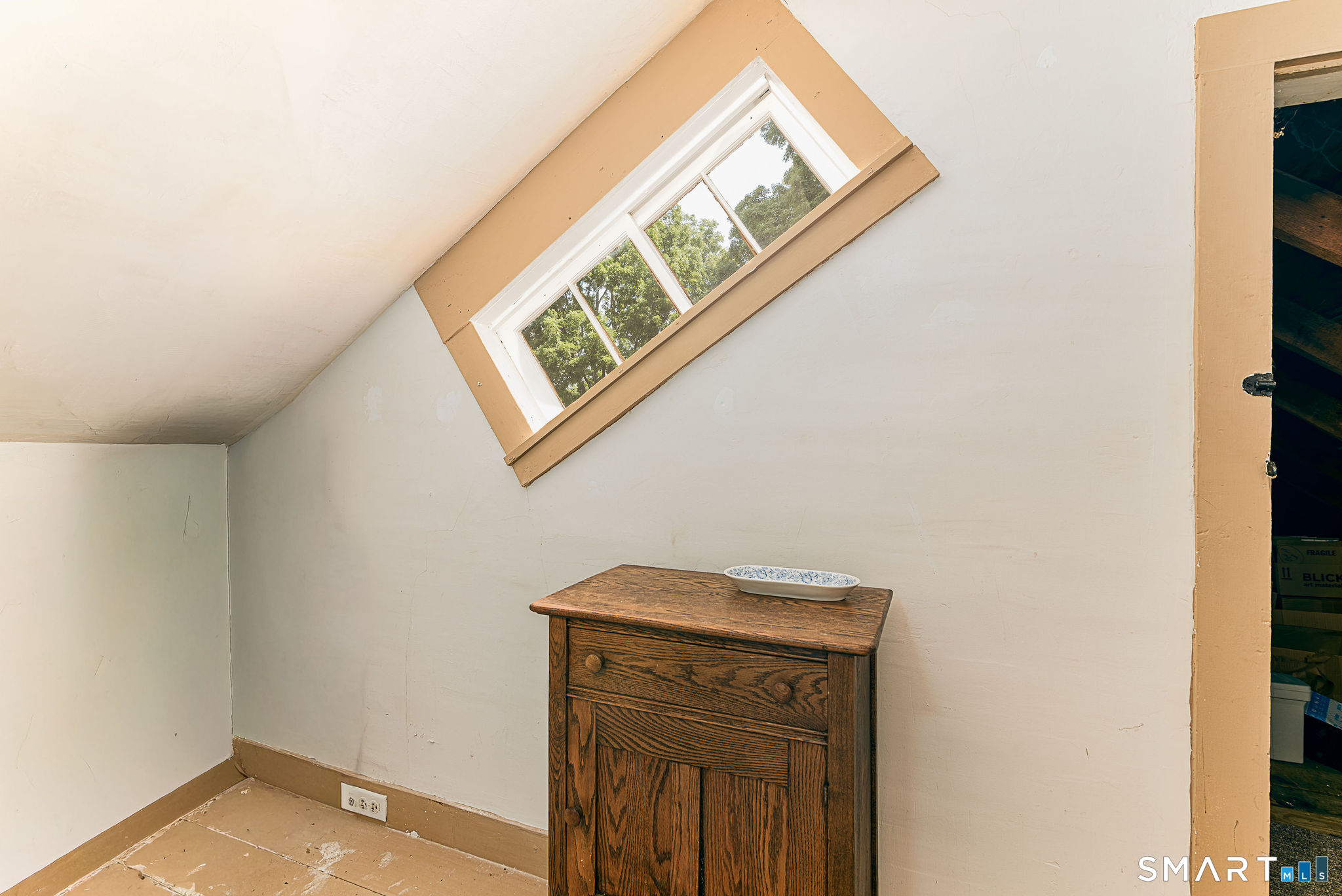 136 Hartford Road photo 26